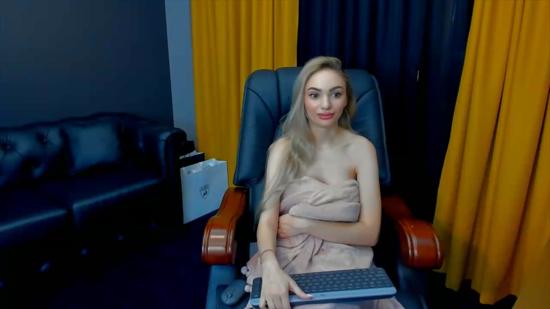 Gallery image thumbnail from HaleySweet18's myfreecams stream on, 06/11/2026, 20:35 image 7 of 20