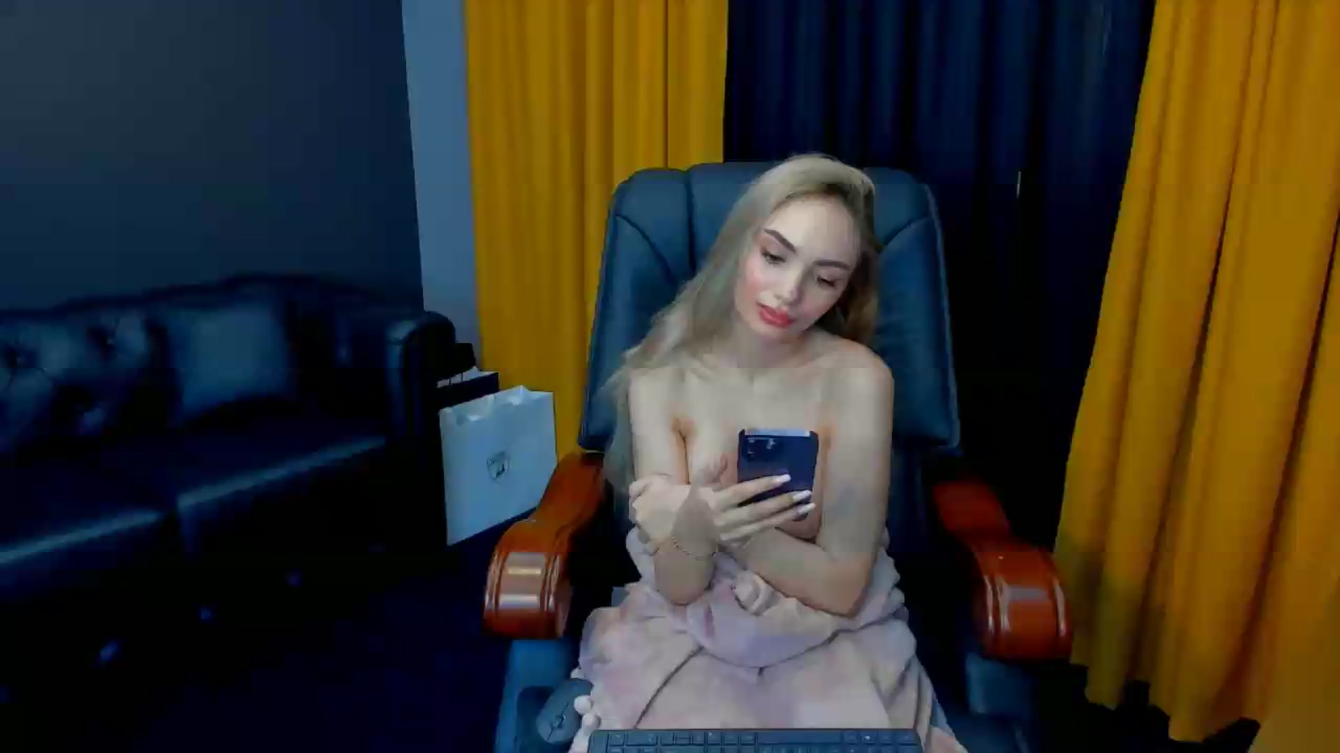 Gallery image thumbnail from HaleySweet18's myfreecams stream on, 06/11/2026, 20:35 image 19 of 20