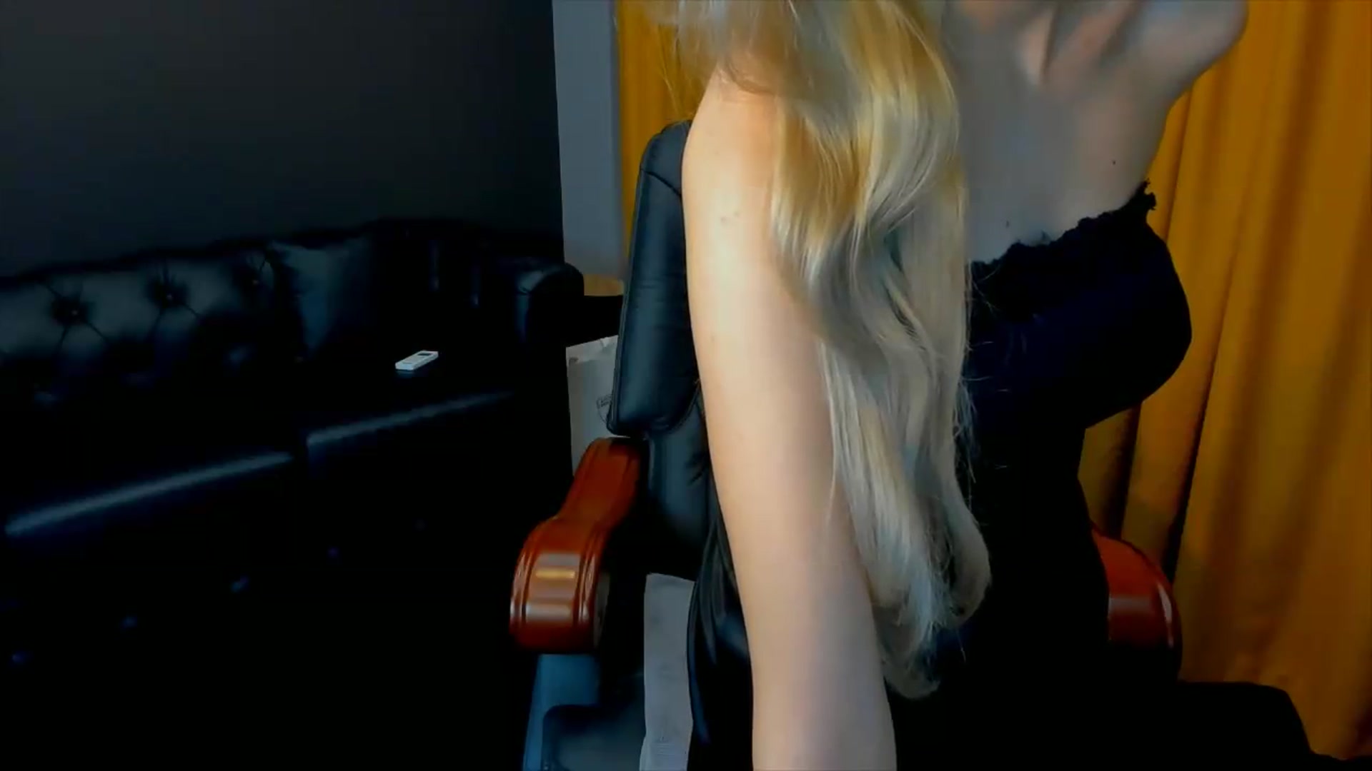 Gallery image thumbnail from HaleySweet18's myfreecams stream on, 06/18/2026, 21:34 image 10 of 20