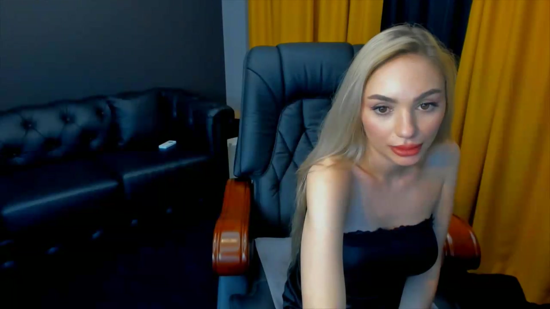 Gallery image thumbnail from HaleySweet18's myfreecams stream on, 06/19/2026, 01:16 image 19 of 20