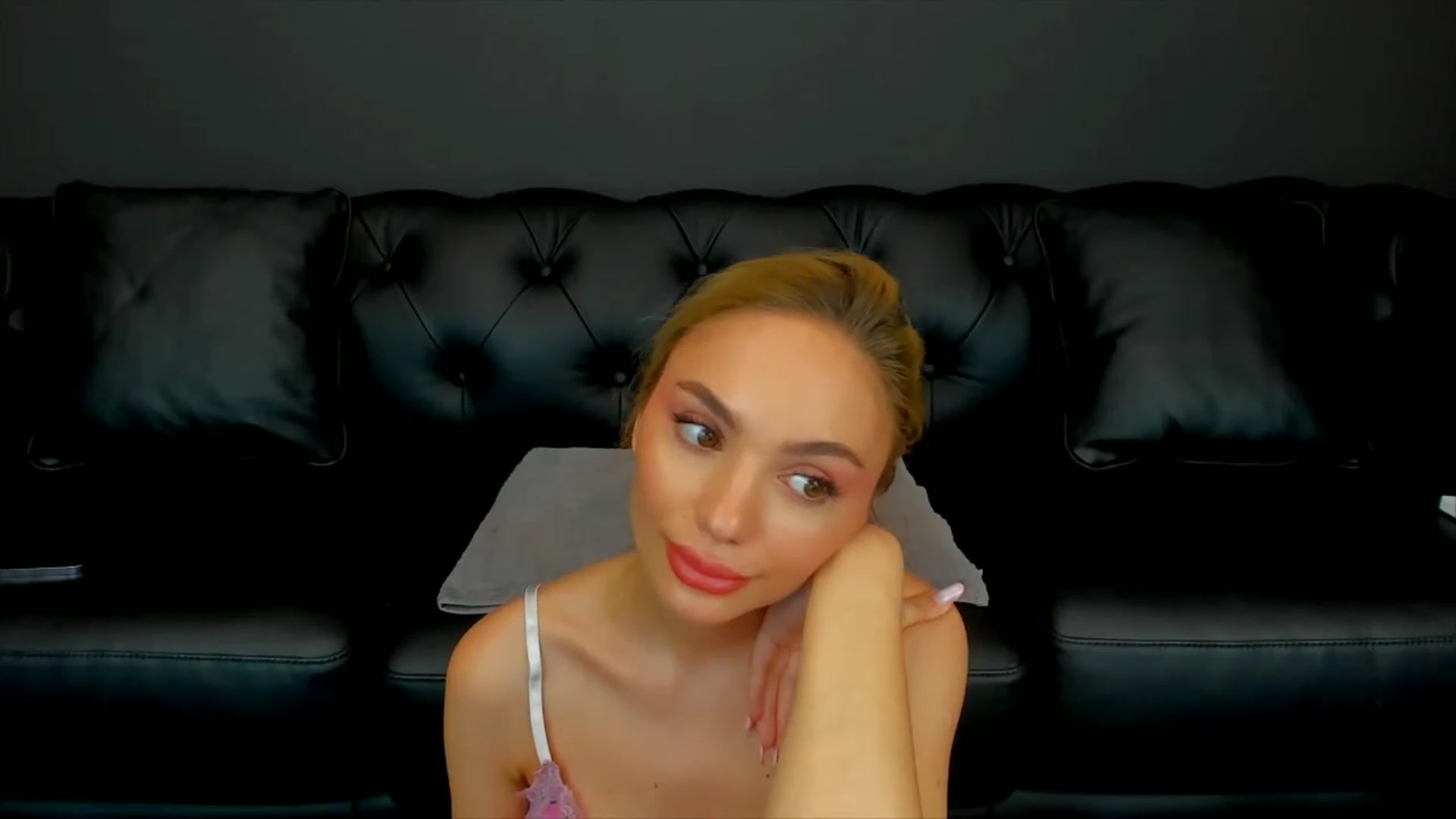 Gallery image thumbnail from HaleySweet18's myfreecams stream on, 06/20/2026, 21:57 image 10 of 20