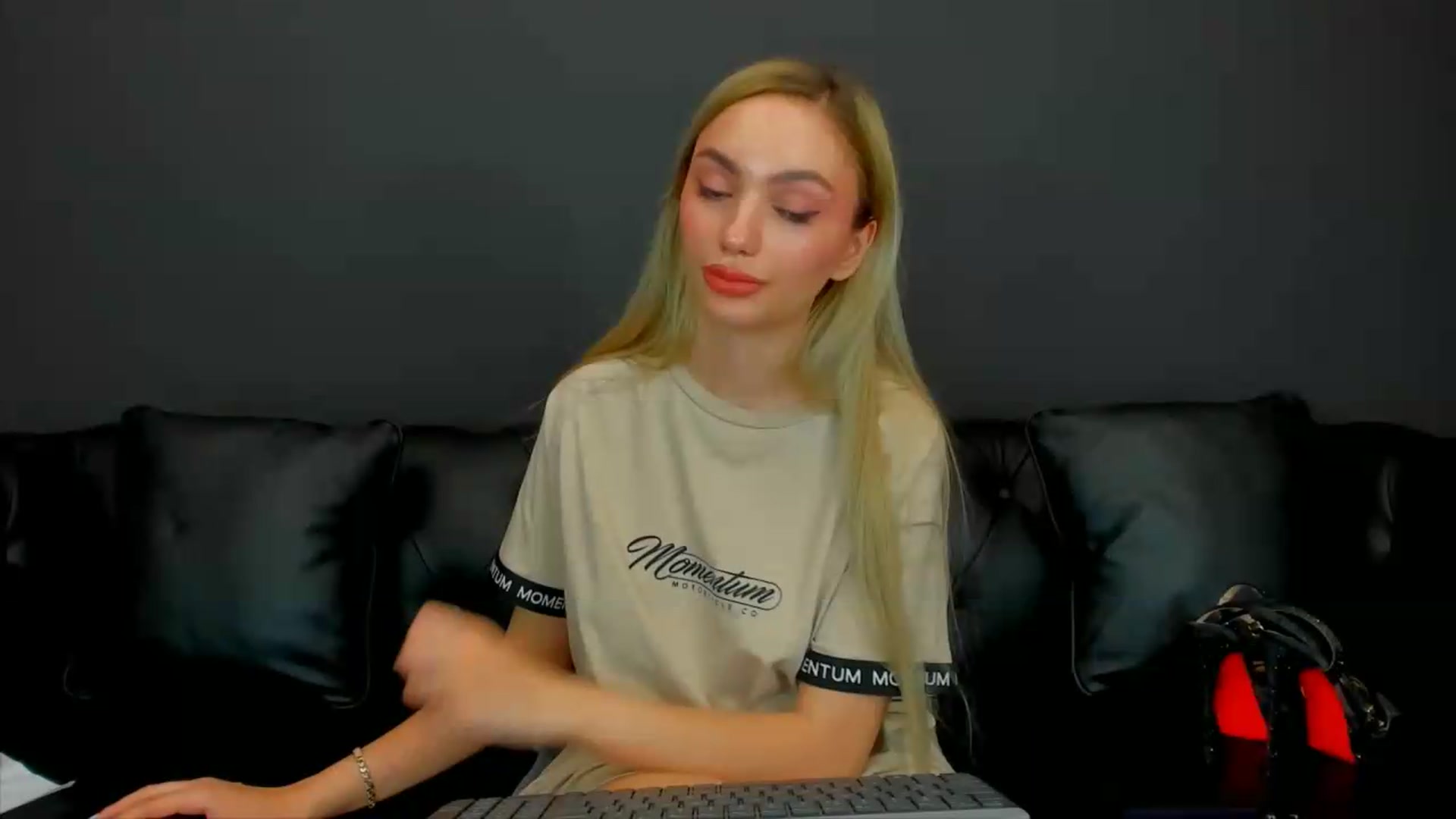 Gallery image thumbnail from HaleySweet18's myfreecams stream on, 06/24/2026, 21:04 image 11 of 20