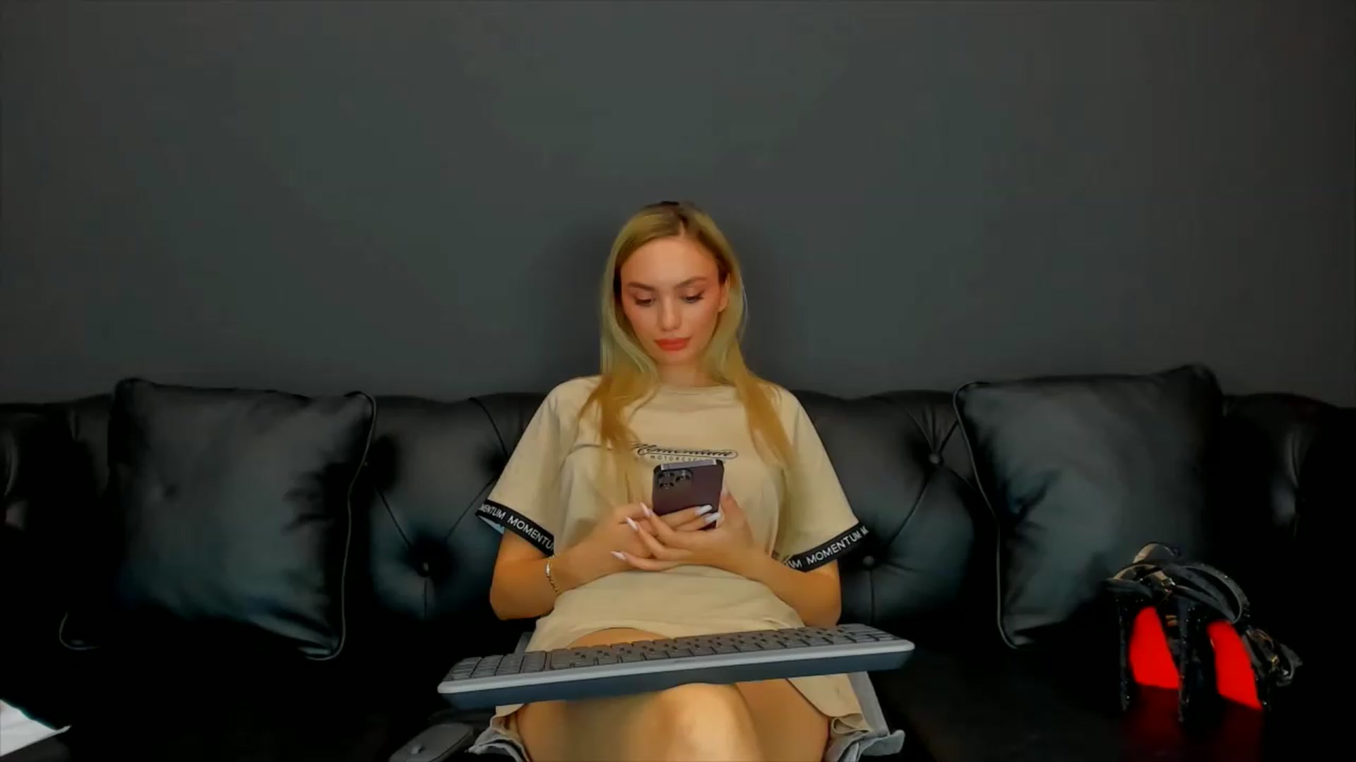 Gallery image thumbnail from HaleySweet18's myfreecams stream on, 06/24/2026, 21:04 image 15 of 20