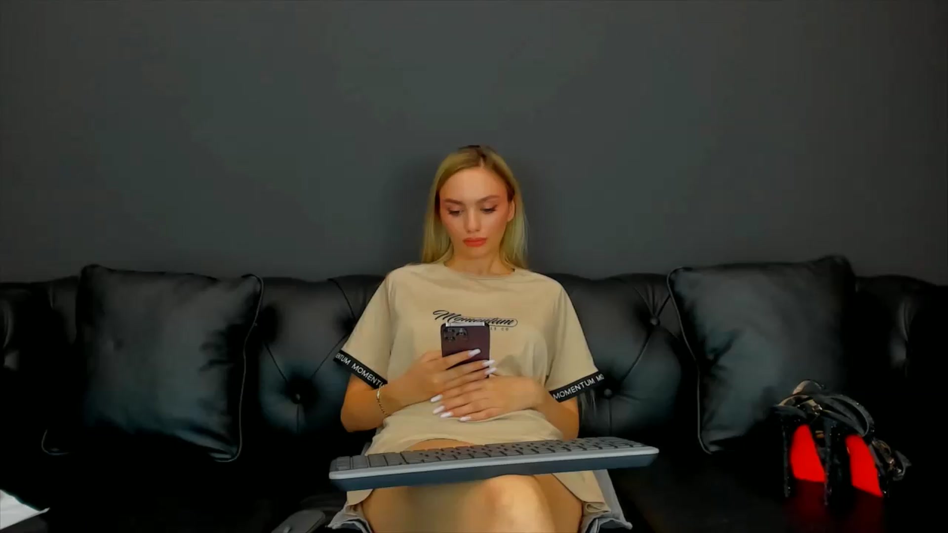 Gallery image thumbnail from HaleySweet18's myfreecams stream on, 06/24/2026, 21:04 image 19 of 20