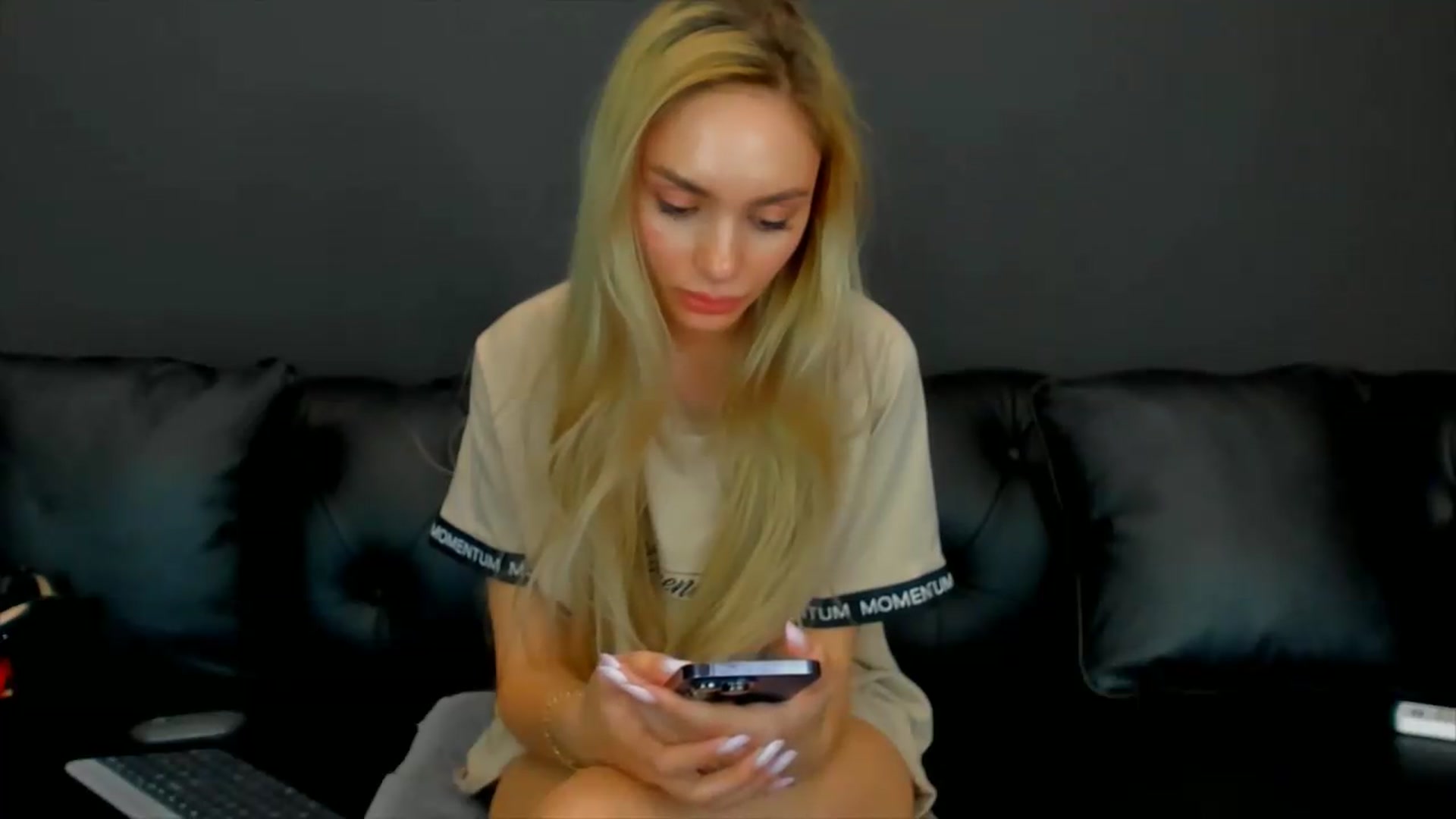Gallery image thumbnail from HaleySweet18's myfreecams stream on, 06/25/2026, 05:14 image 19 of 20