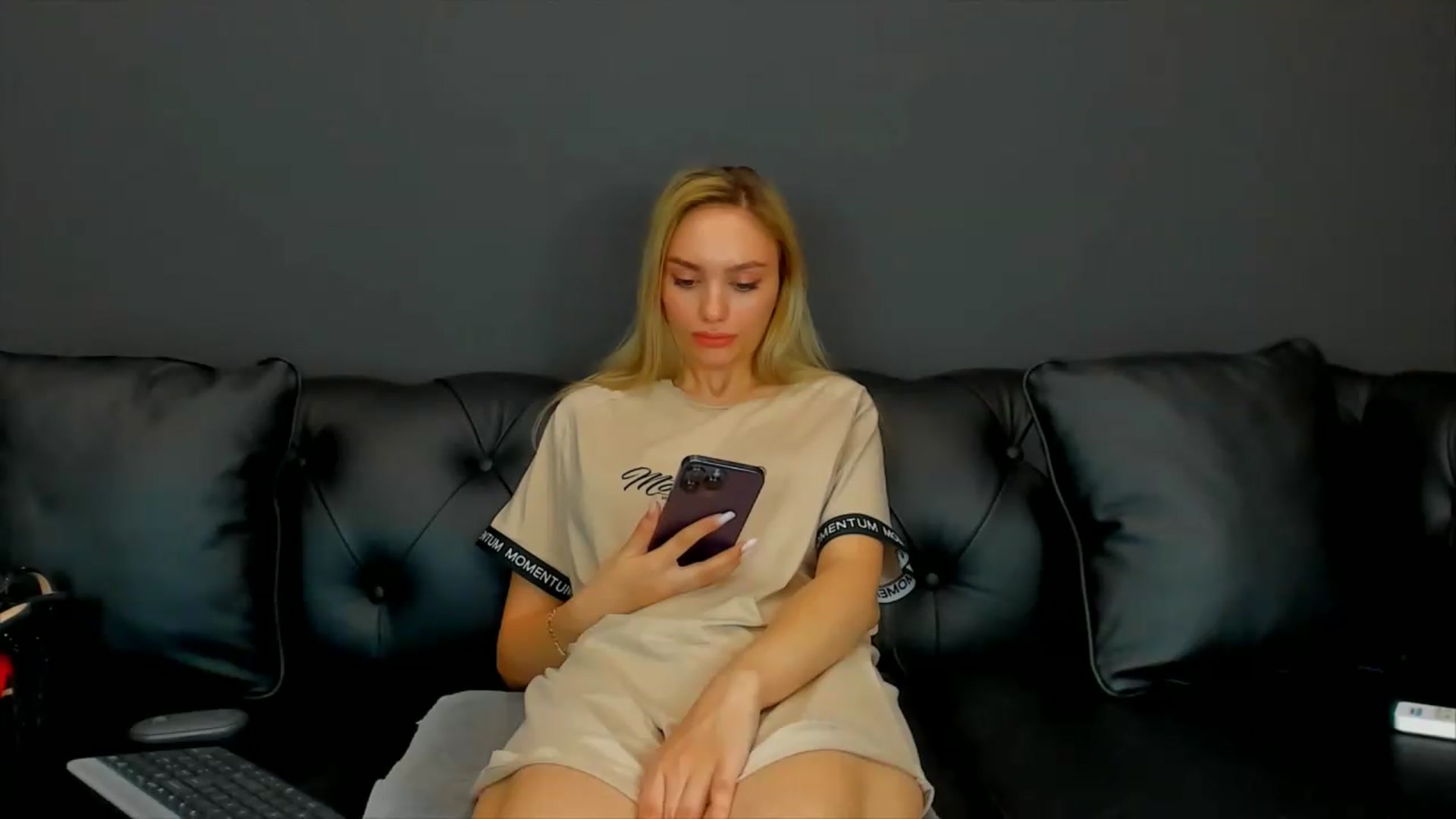 Gallery image thumbnail from HaleySweet18's myfreecams stream on, 06/25/2026, 05:14 image 17 of 20