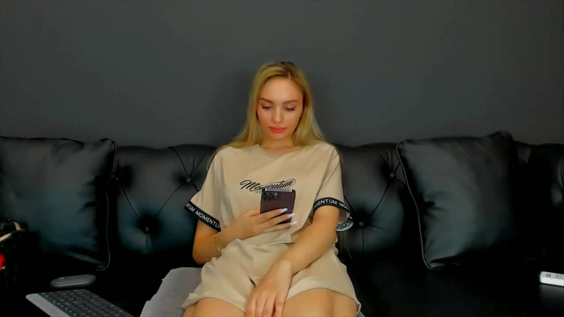 Gallery image thumbnail from HaleySweet18's myfreecams stream on, 06/25/2026, 05:14 image 16 of 20
