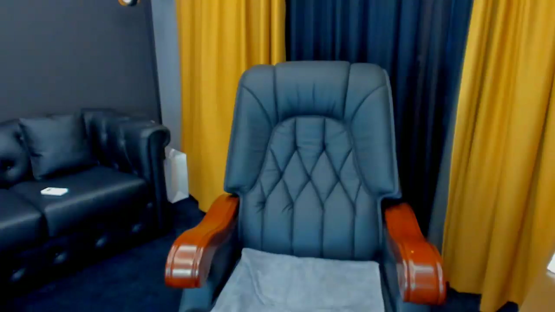 Gallery image thumbnail from HaleySweet18's myfreecams stream on, 07/01/2026, 21:07 image 12 of 20