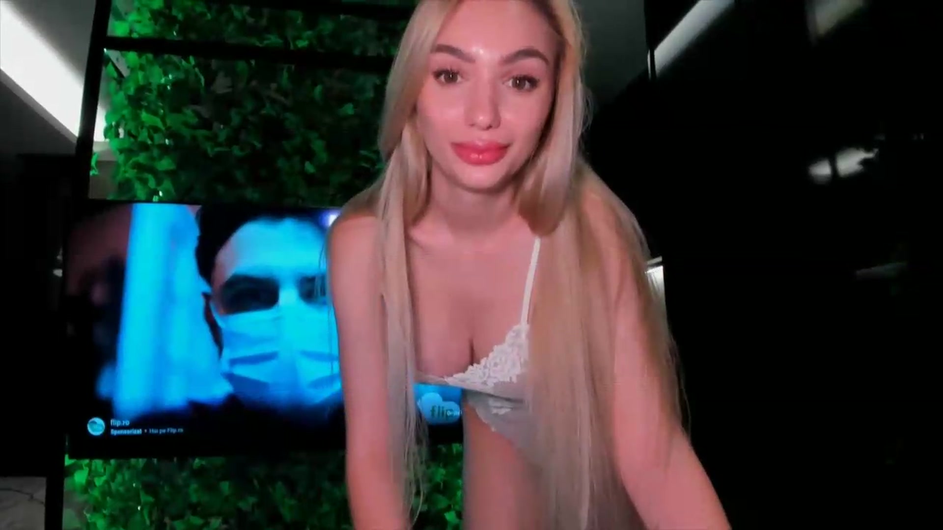 Gallery image thumbnail from HaleySweet18's myfreecams stream on, 07/01/2026, 21:47 image 18 of 20