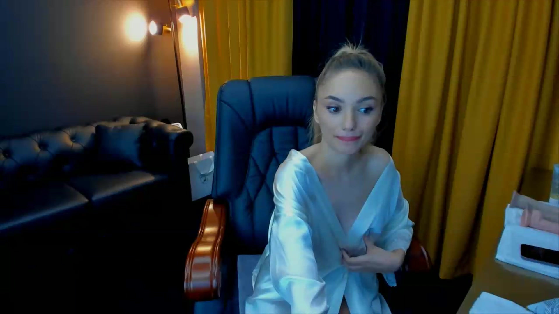 Gallery image thumbnail from HaleySweet18's myfreecams stream on, 07/04/2026, 23:32 image 19 of 20