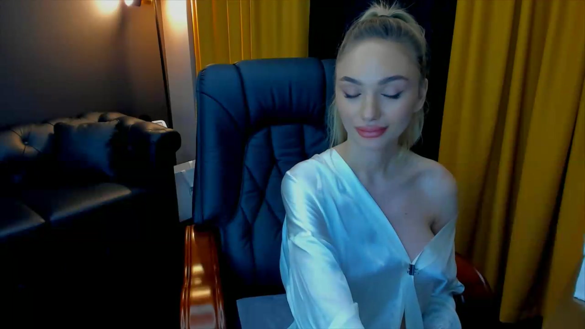 Gallery image thumbnail from HaleySweet18's myfreecams stream on, 07/05/2026, 24:00 image 18 of 20