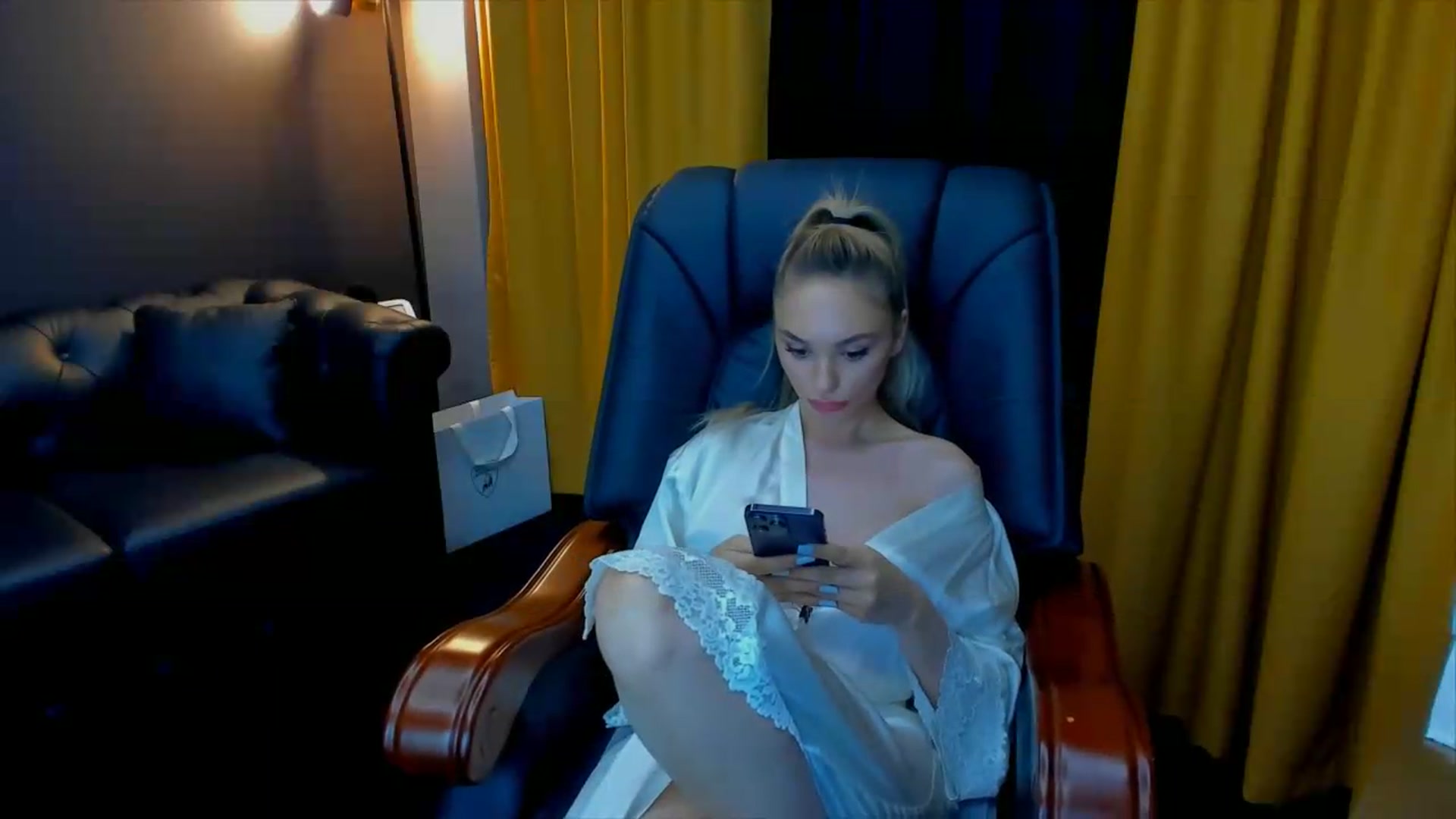 Gallery image thumbnail from HaleySweet18's myfreecams stream on, 07/05/2026, 01:11 image 14 of 20