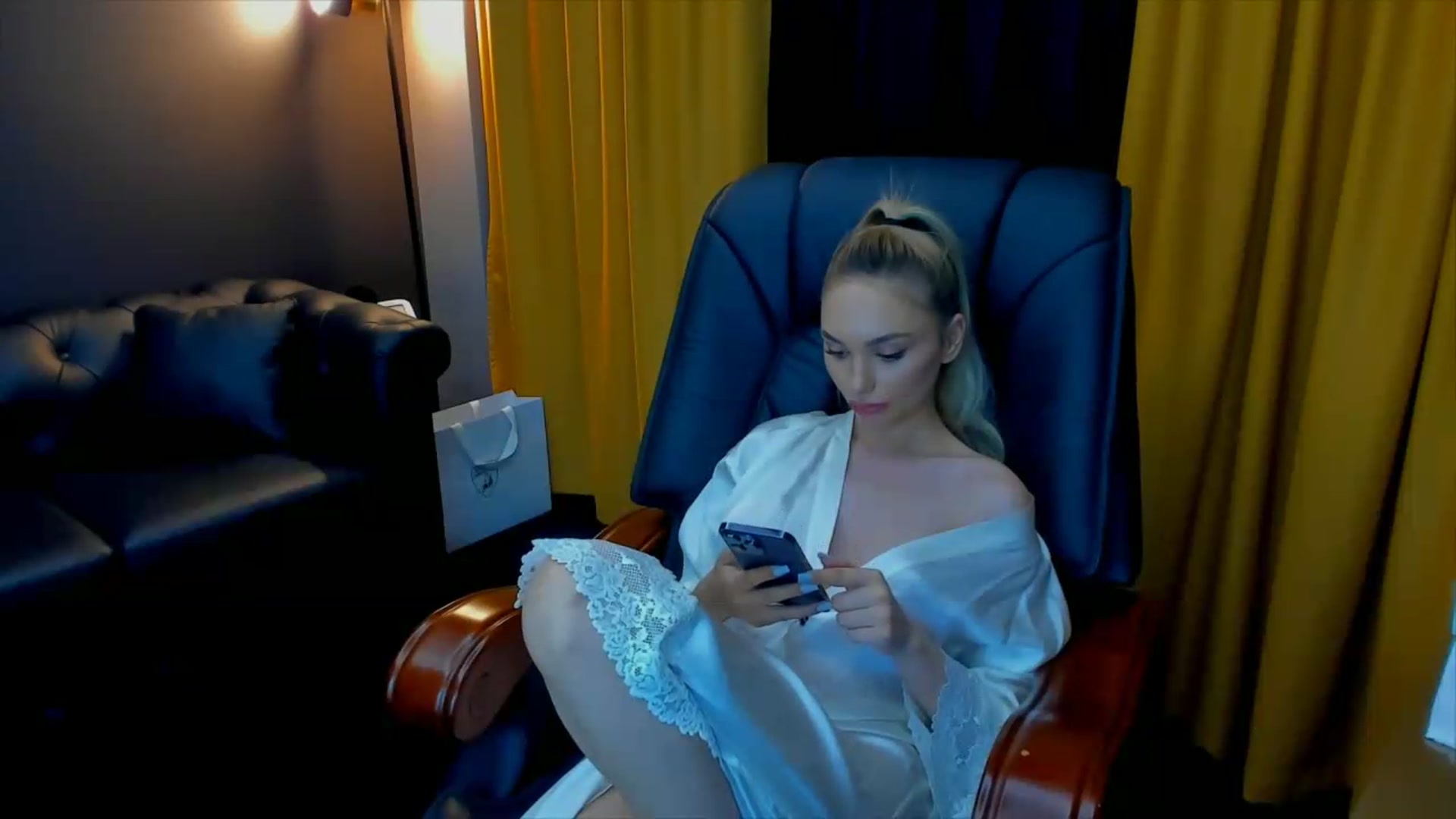 Gallery image thumbnail from HaleySweet18's myfreecams stream on, 07/05/2026, 01:11 image 15 of 20