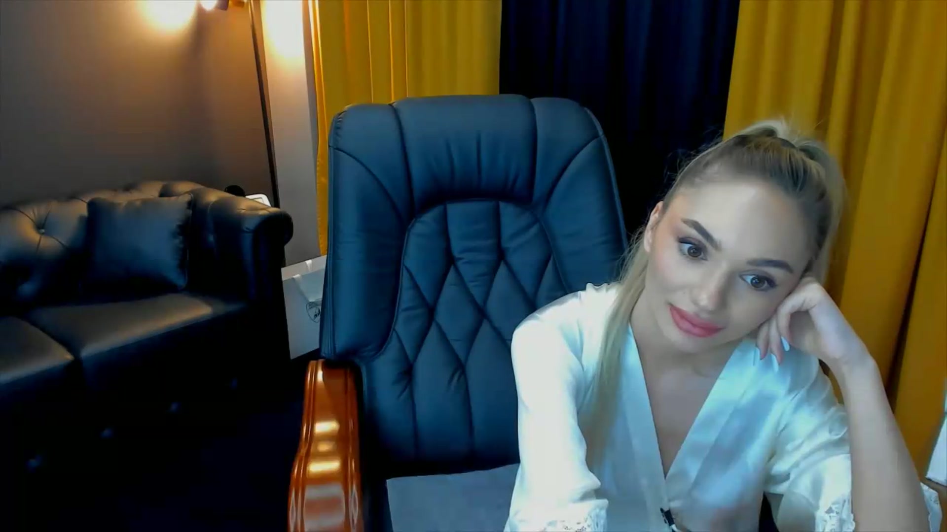 Gallery image thumbnail from HaleySweet18's myfreecams stream on, 07/05/2026, 01:11 image 10 of 20