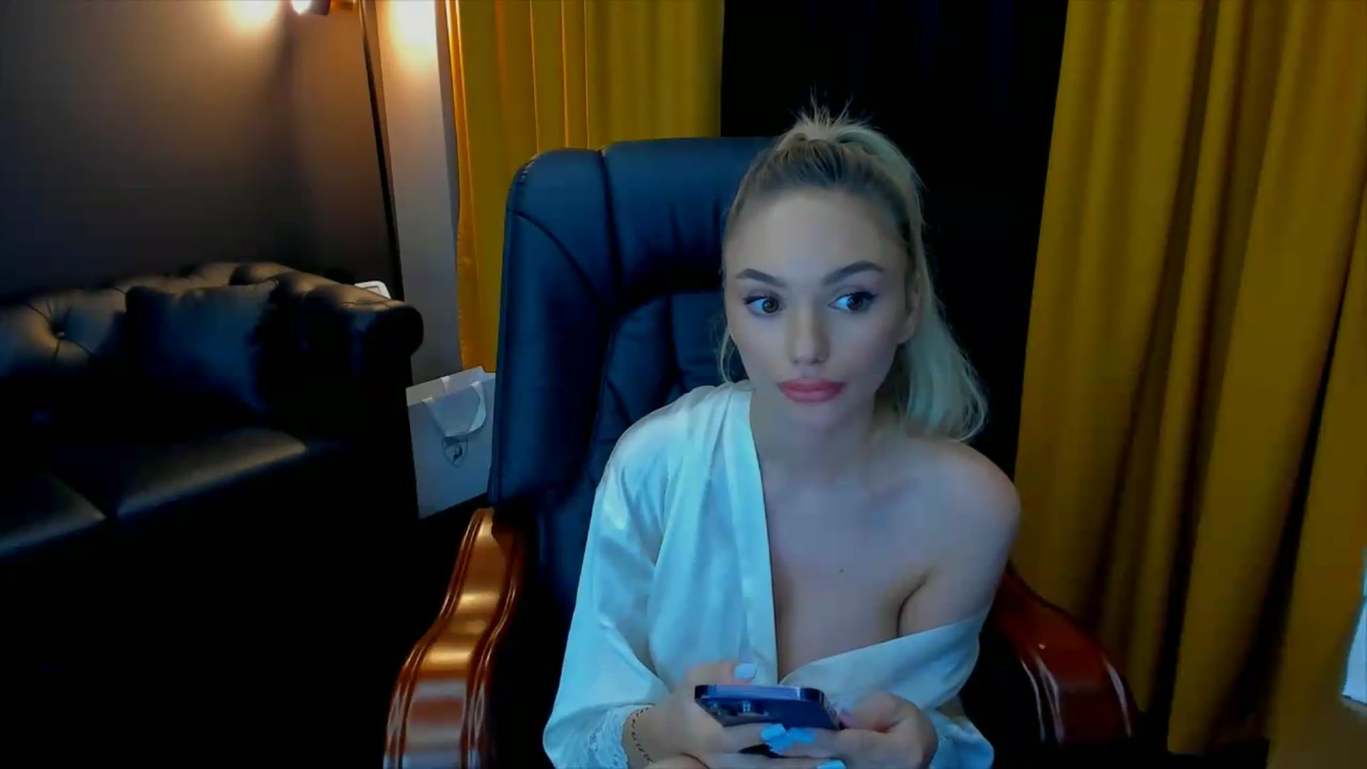 Gallery image thumbnail from HaleySweet18's myfreecams stream on, 07/05/2026, 01:11 image 6 of 20