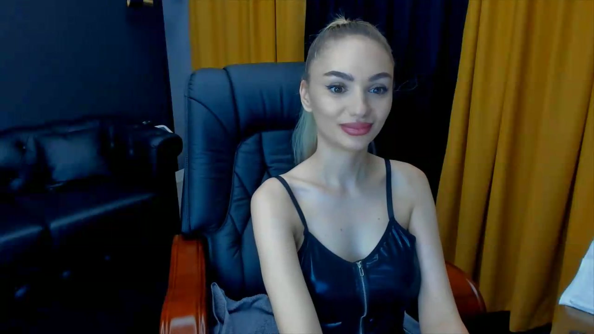 Gallery image thumbnail from HaleySweet18's myfreecams stream on, 07/09/2026, 20:35 image 3 of 20