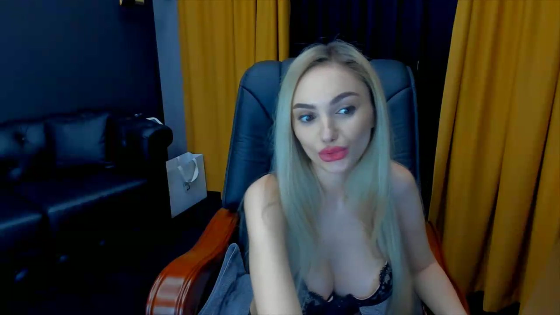 Gallery image thumbnail from HaleySweet18's myfreecams stream on, 07/11/2026, 21:30 image 14 of 20