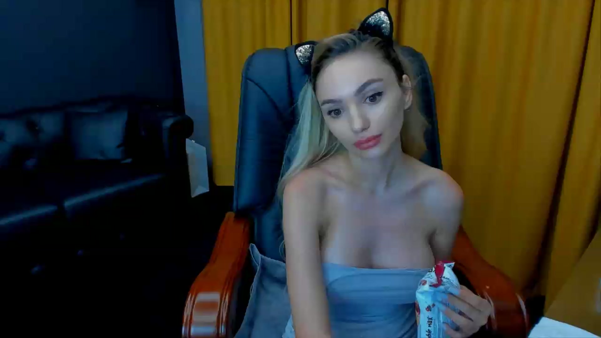 Gallery image thumbnail from HaleySweet18's myfreecams stream on, 07/22/2026, 24:35 image 12 of 20