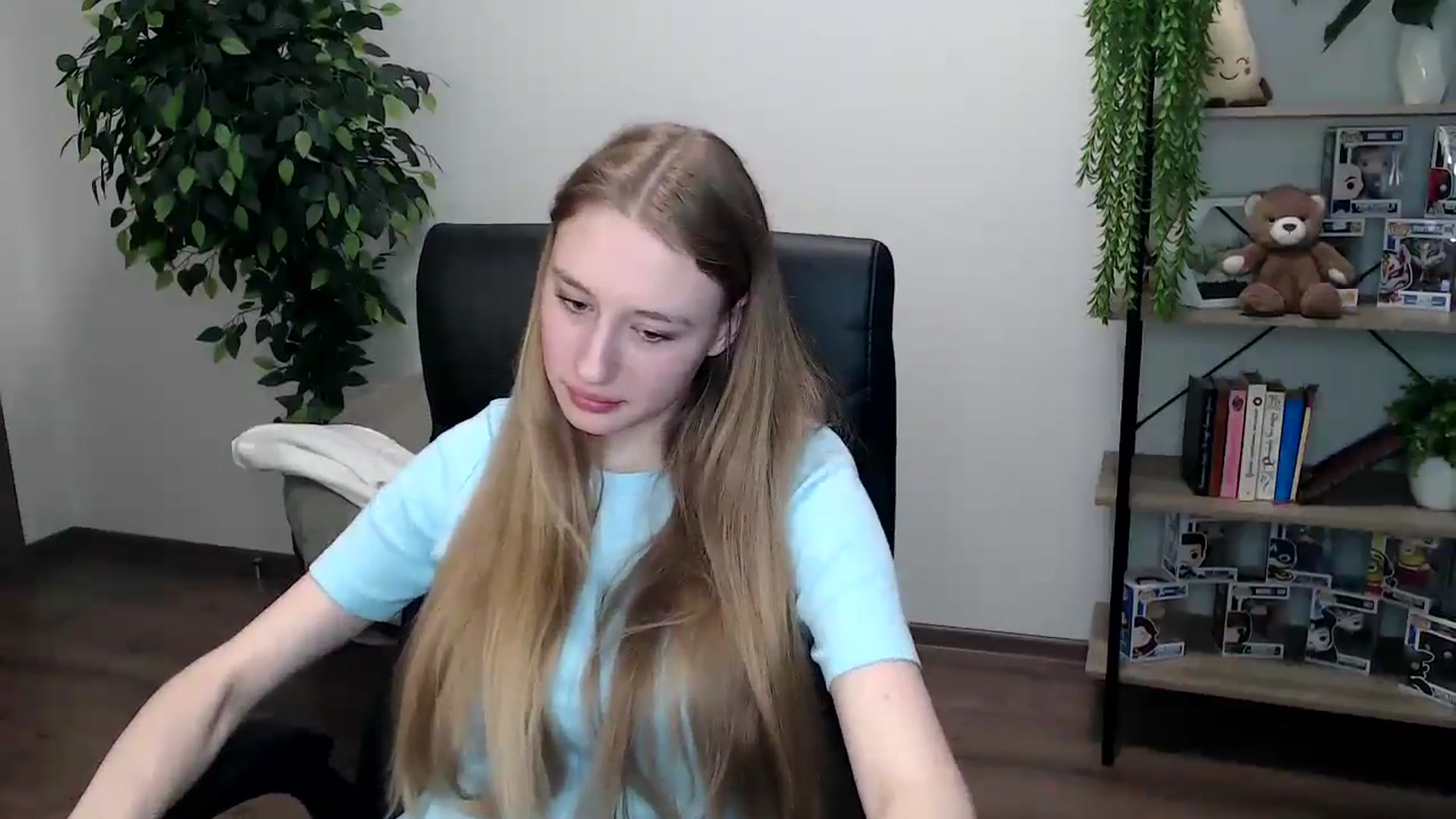 Gallery image thumbnail from HaleyVixen's myfreecams stream on, 11/15/2024, 12:07 image 8 of 20