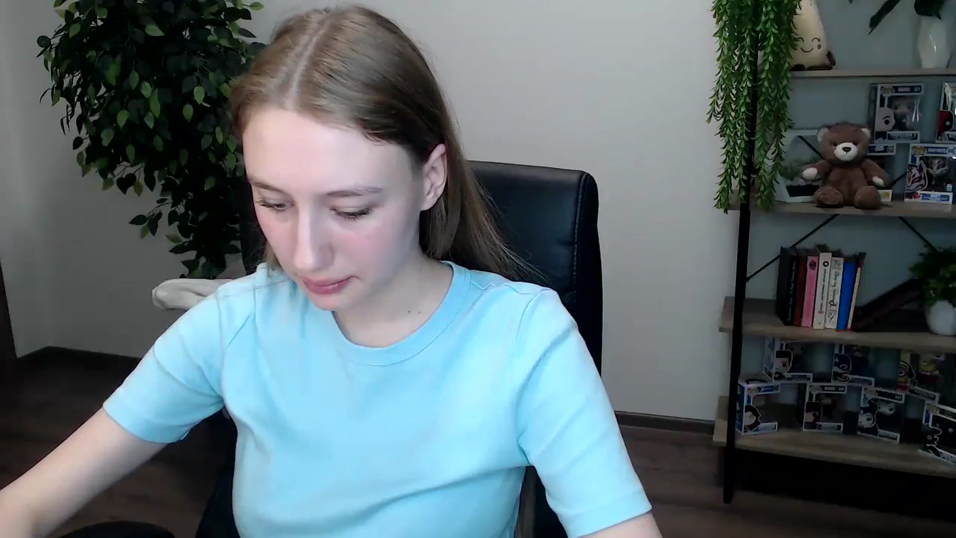 Gallery image thumbnail from HaleyVixen's myfreecams stream on, 11/15/2024, 12:07 image 11 of 20
