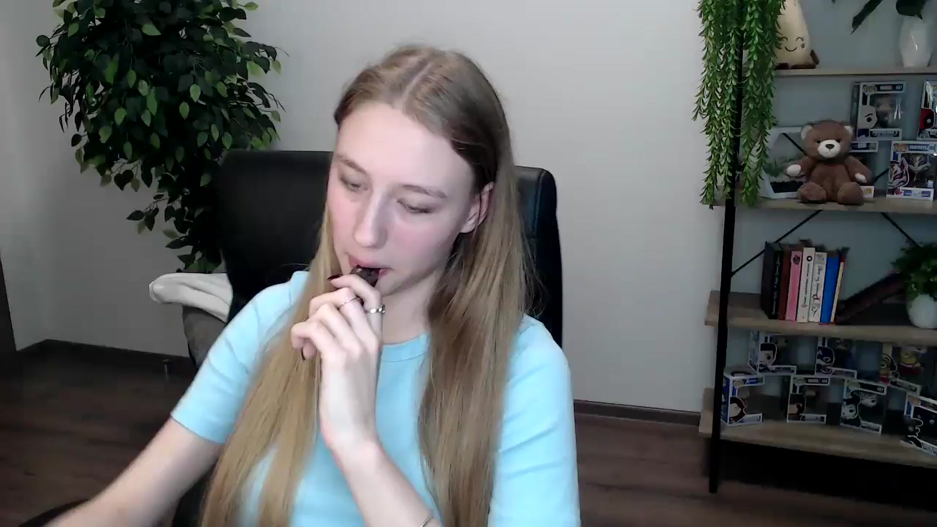 Gallery image thumbnail from HaleyVixen's myfreecams stream on, 11/15/2024, 12:07 image 1 of 20