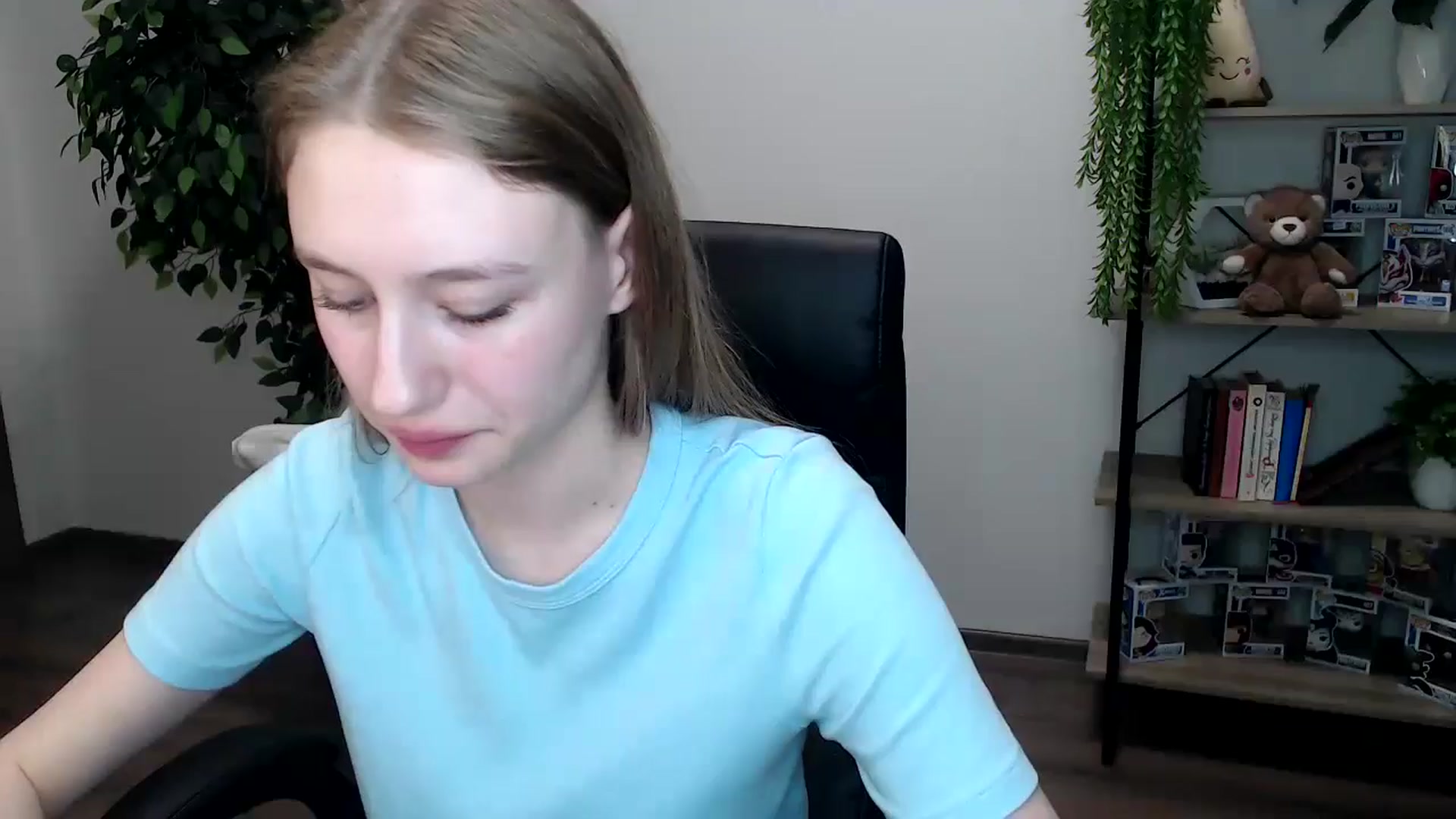 Gallery image thumbnail from HaleyVixen's myfreecams stream on, 11/15/2024, 12:07 image 17 of 20