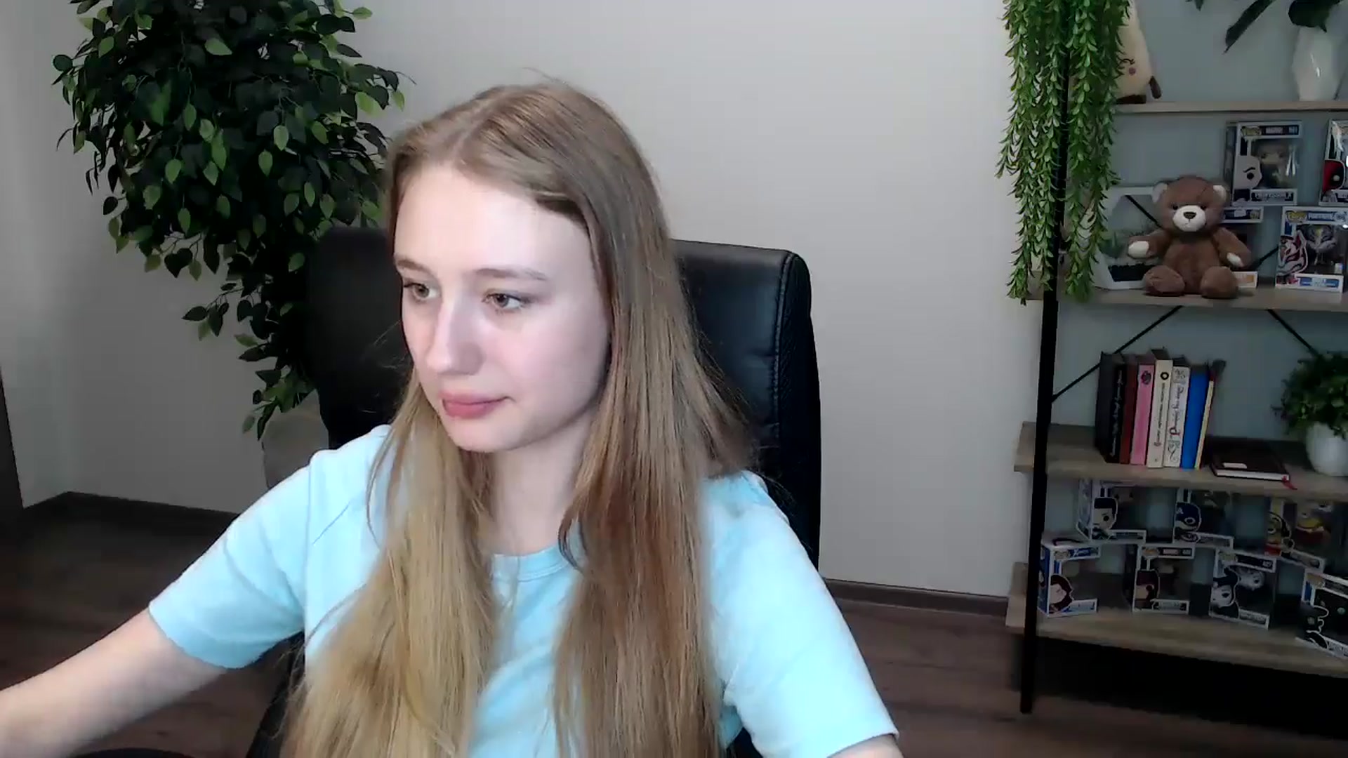 Gallery image thumbnail from HaleyVixen's myfreecams stream on, 11/15/2024, 14:18 image 17 of 20