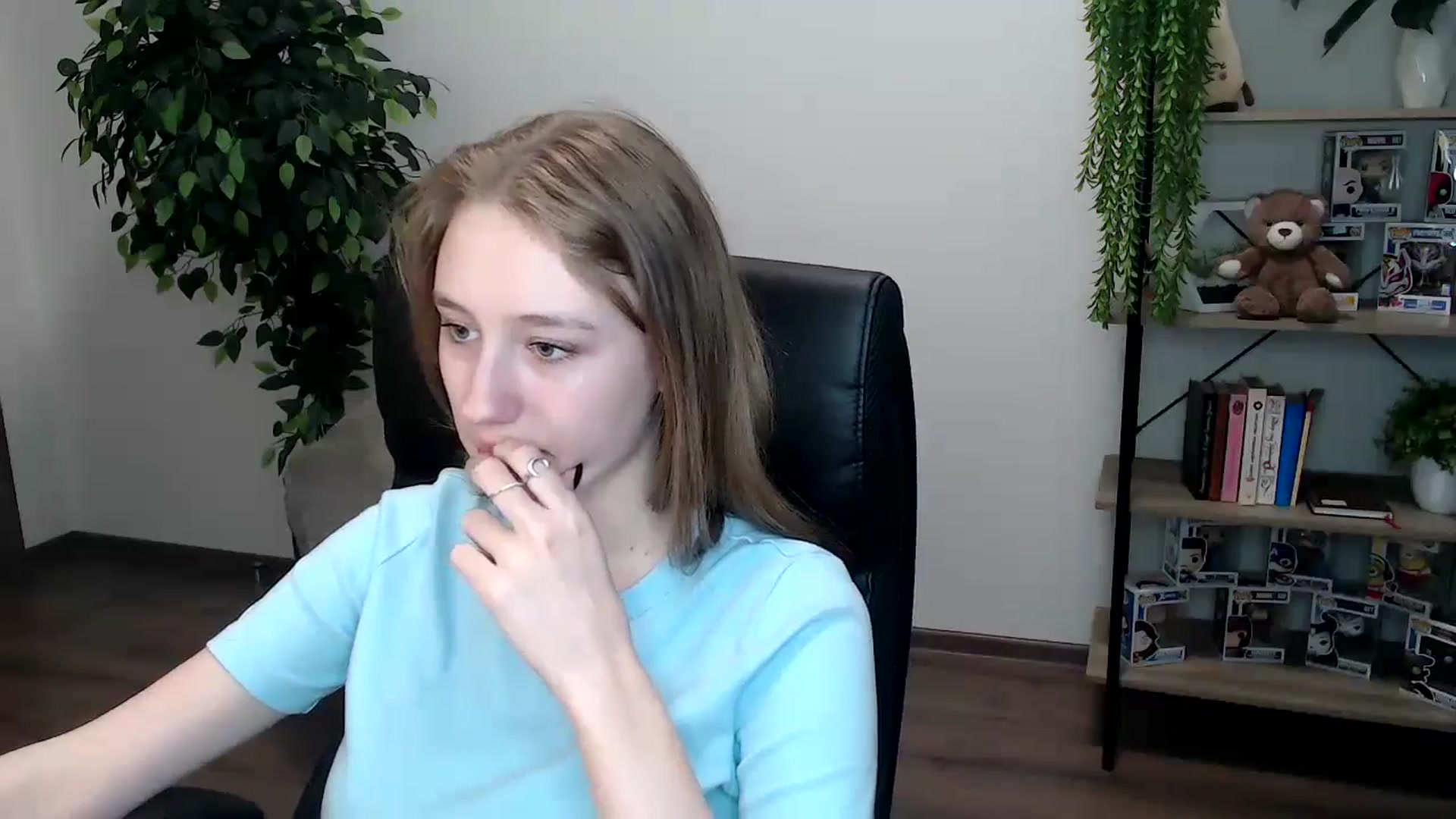 Gallery image thumbnail from HaleyVixen's myfreecams stream on, 11/15/2024, 14:47 image 16 of 20