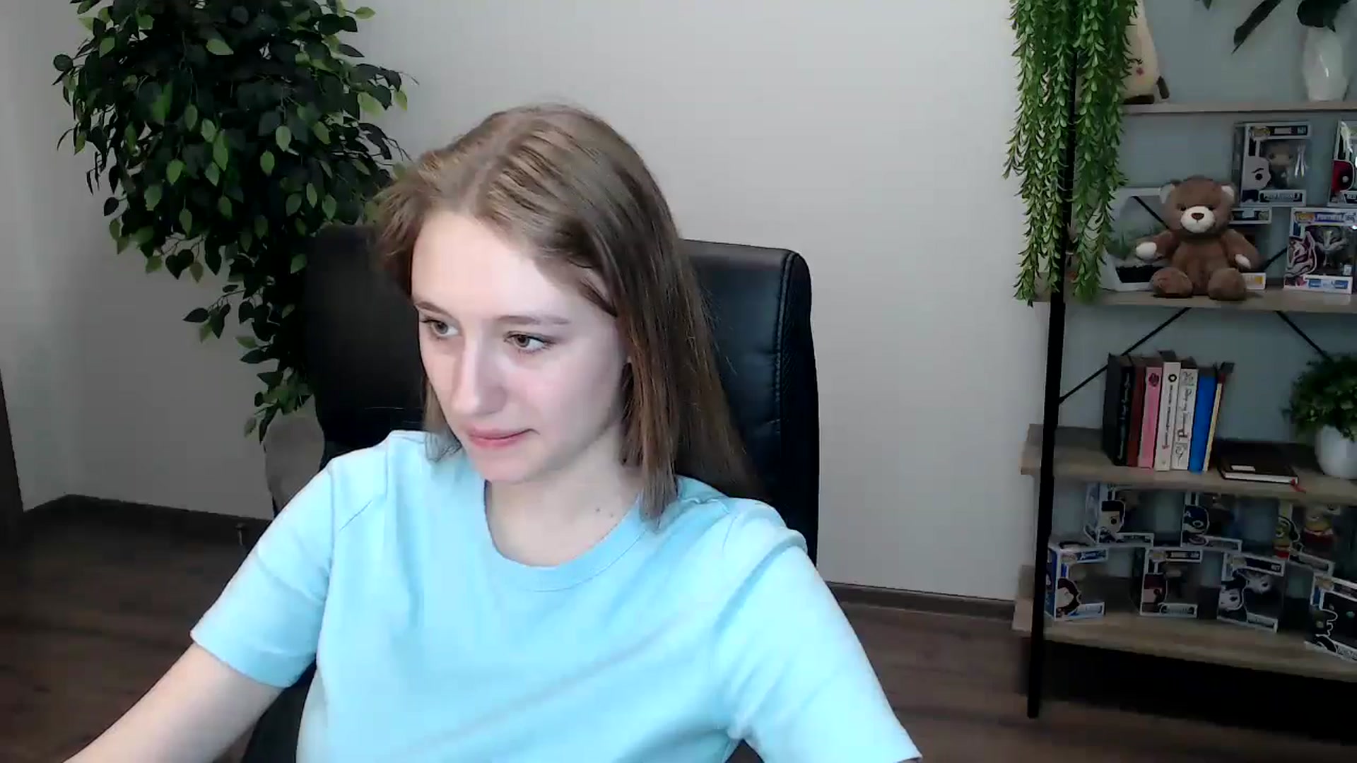 Gallery image thumbnail from HaleyVixen's myfreecams stream on, 11/15/2024, 14:47 image 15 of 20