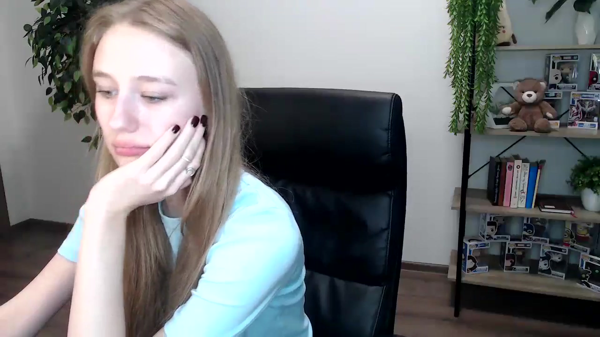 Gallery image thumbnail from HaleyVixen's myfreecams stream on, 11/15/2024, 14:47 image 8 of 20
