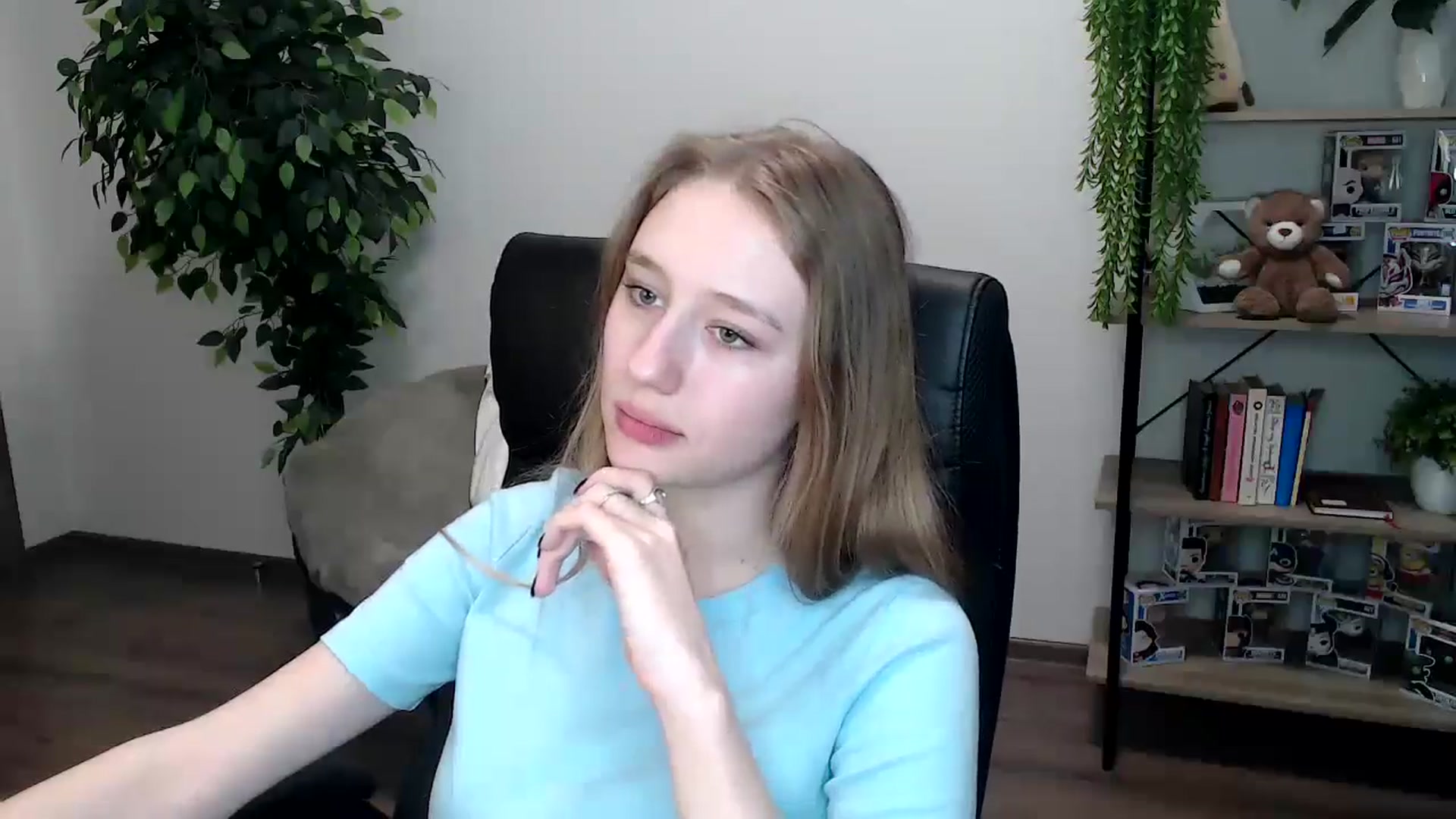 Gallery image thumbnail from HaleyVixen's myfreecams stream on, 11/15/2024, 14:47 image 10 of 20