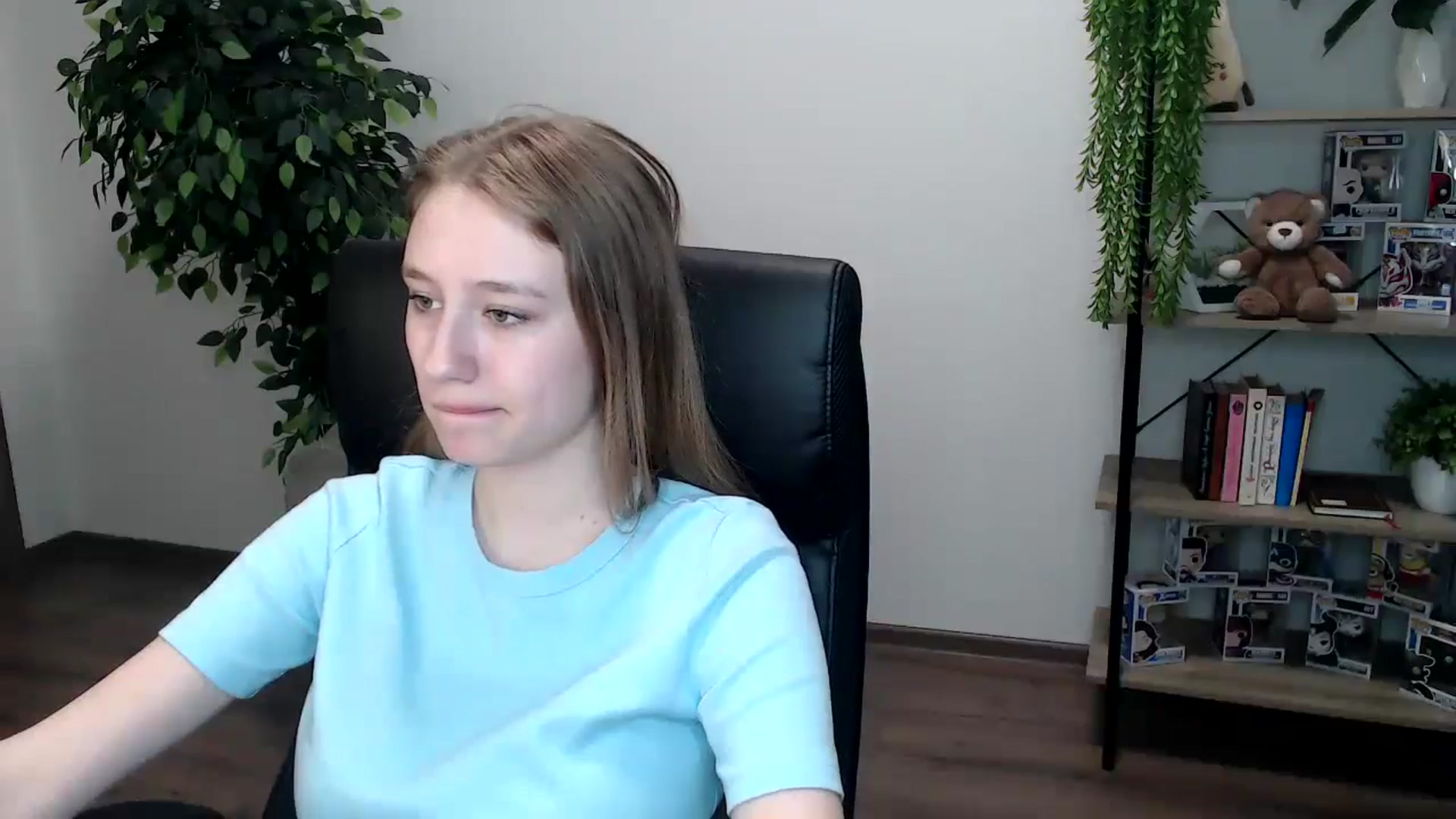 Gallery image thumbnail from HaleyVixen's myfreecams stream on, 11/15/2024, 14:47 image 14 of 20