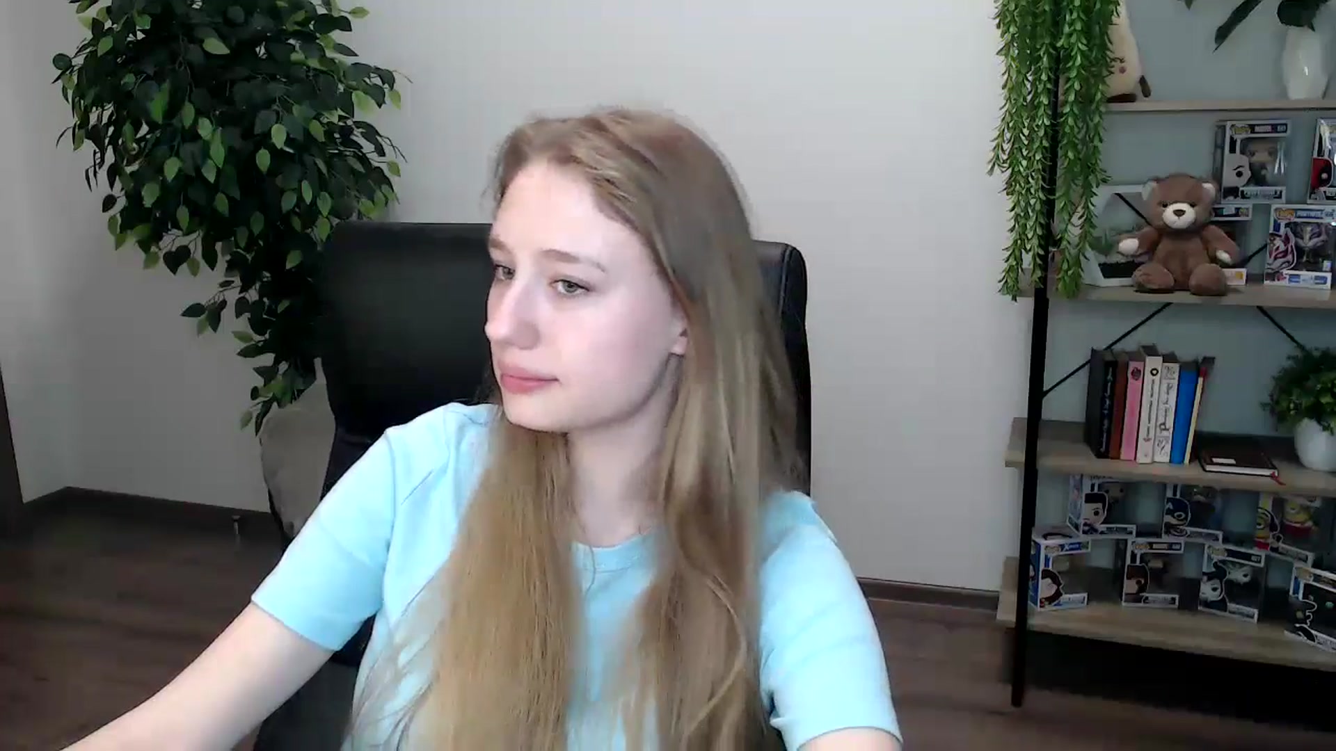 Gallery image thumbnail from HaleyVixen's myfreecams stream on, 11/15/2024, 14:47 image 6 of 20