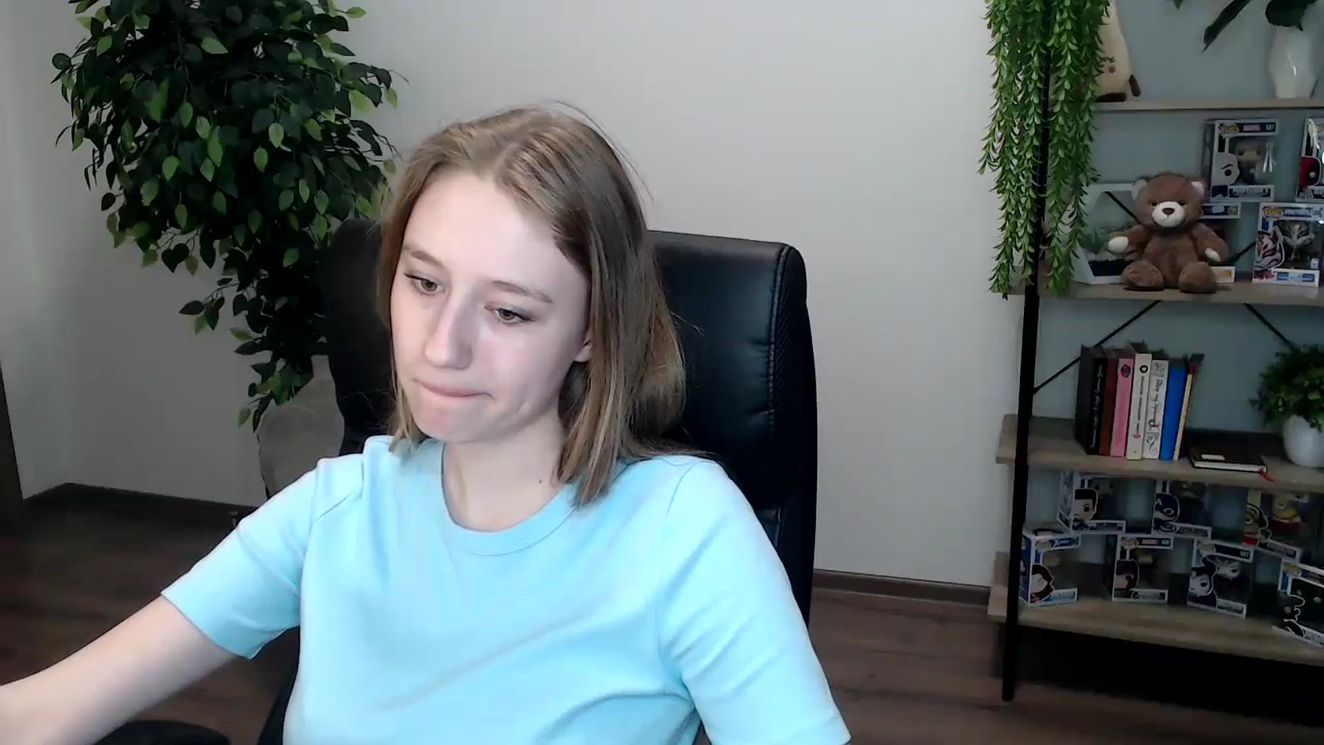 Gallery image thumbnail from HaleyVixen's myfreecams stream on, 11/15/2024, 14:47 image 17 of 20