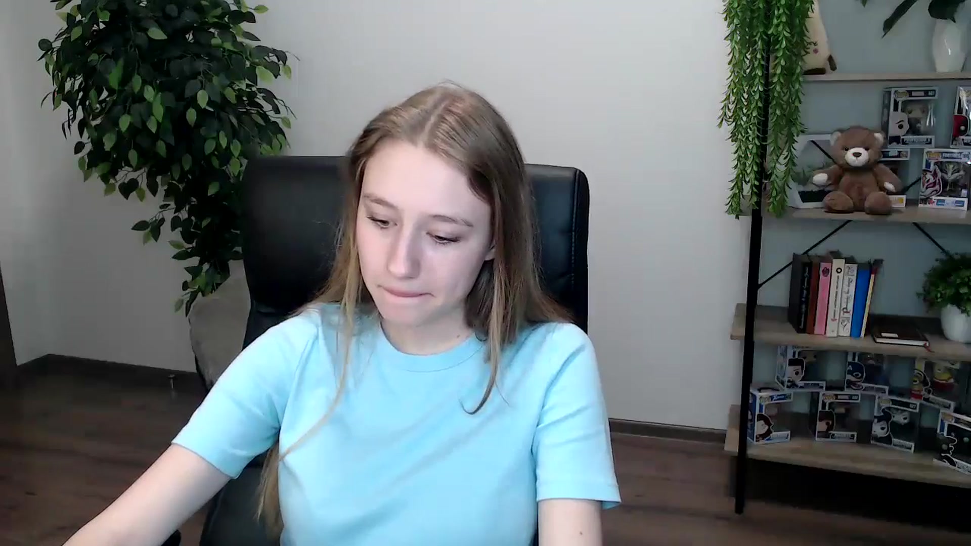 Gallery image thumbnail from HaleyVixen's myfreecams stream on, 11/15/2024, 14:47 image 12 of 20