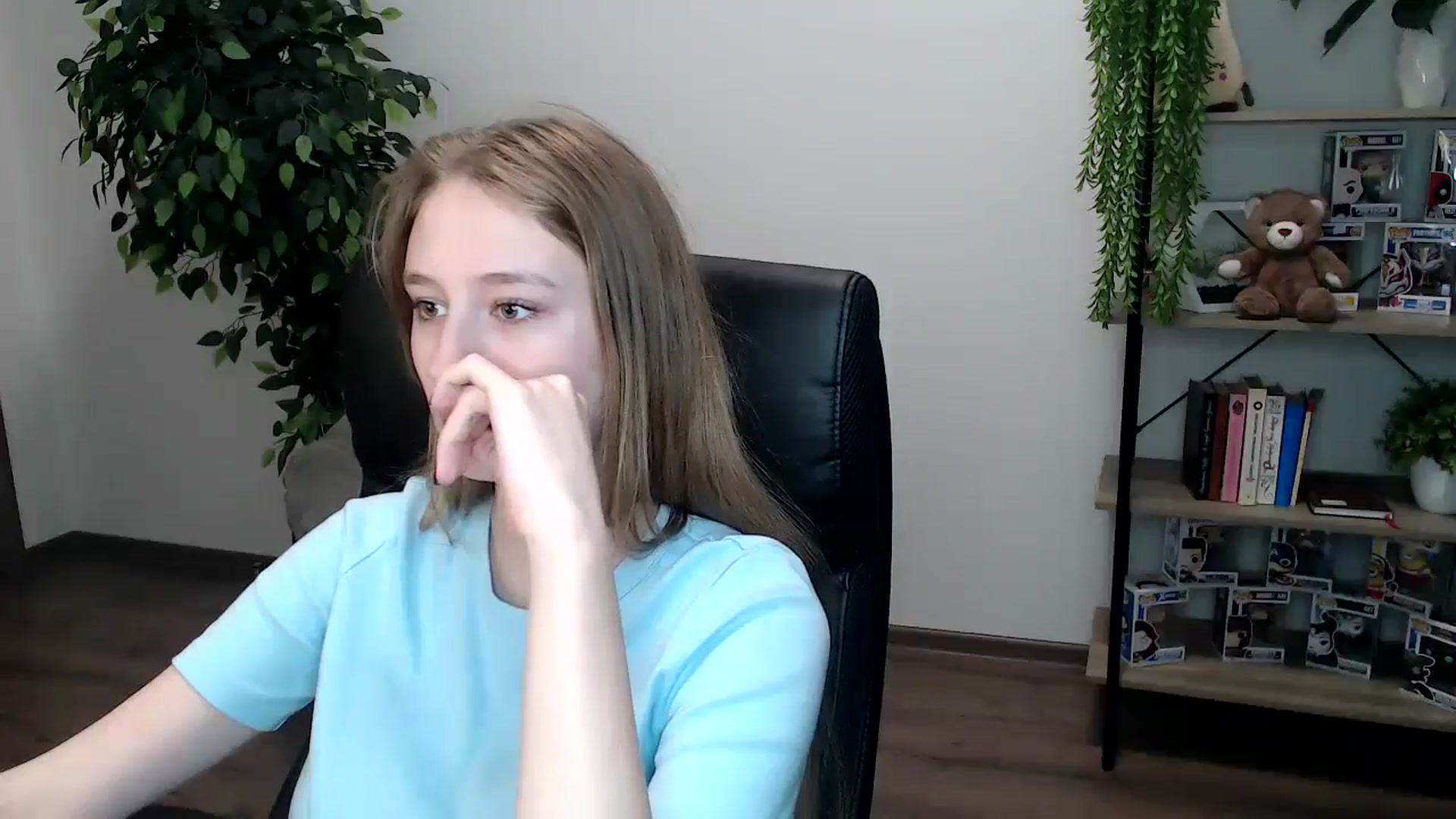 Gallery image thumbnail from HaleyVixen's myfreecams stream on, 11/15/2024, 14:47 image 18 of 20