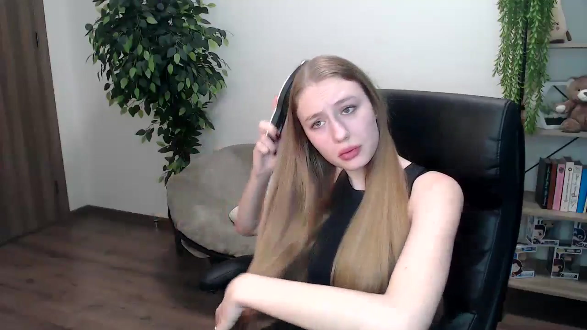 Gallery image thumbnail from HaleyVixen's myfreecams stream on, 11/16/2024, 10:59 image 19 of 20