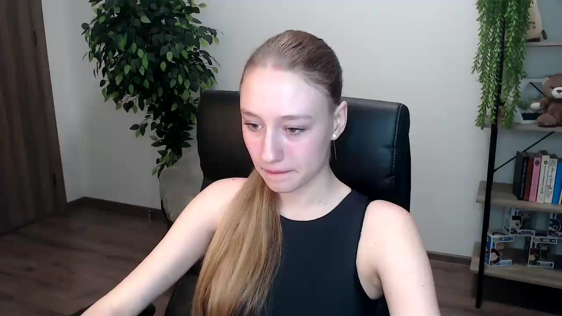 Gallery image thumbnail from HaleyVixen's myfreecams stream on, 11/16/2024, 10:59 image 2 of 20