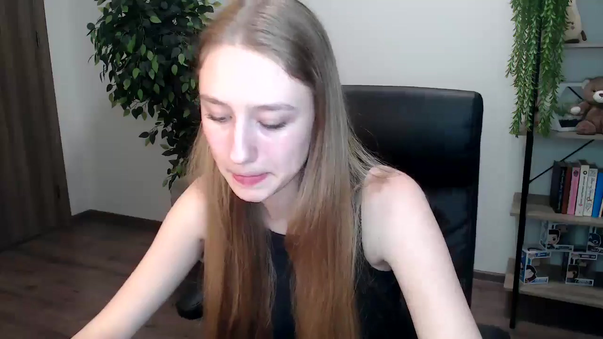 Gallery image thumbnail from HaleyVixen's myfreecams stream on, 11/16/2024, 11:55 image 11 of 20