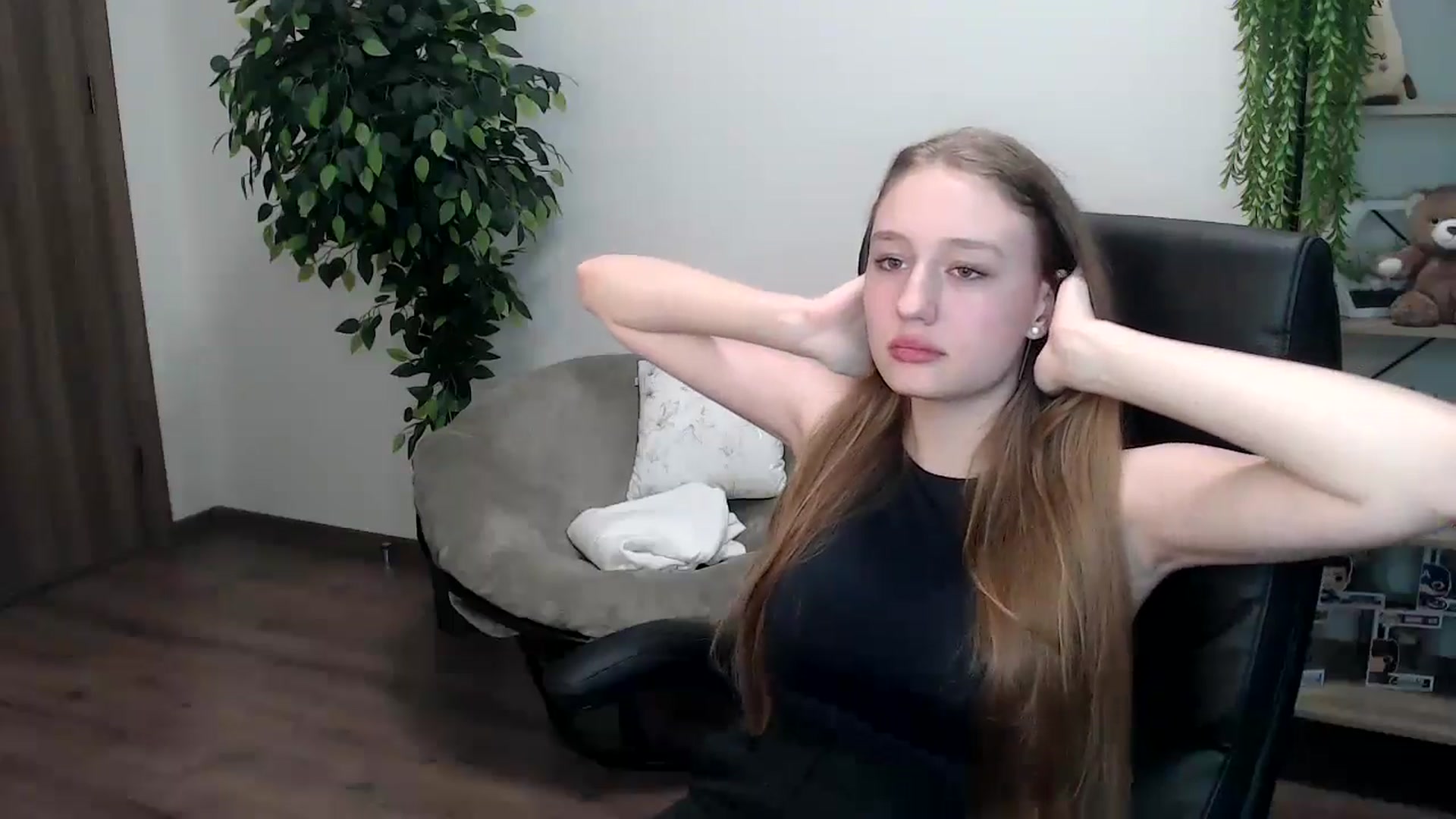Gallery image thumbnail from HaleyVixen's myfreecams stream on, 11/16/2024, 11:55 image 2 of 20