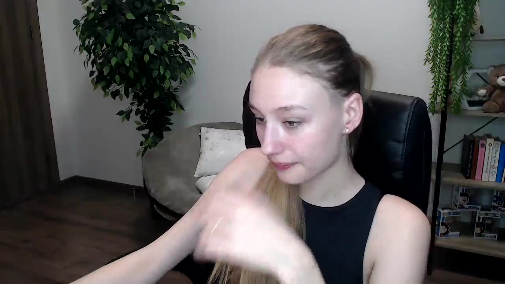 Gallery image thumbnail from HaleyVixen's myfreecams stream on, 11/16/2024, 13:49 image 11 of 20