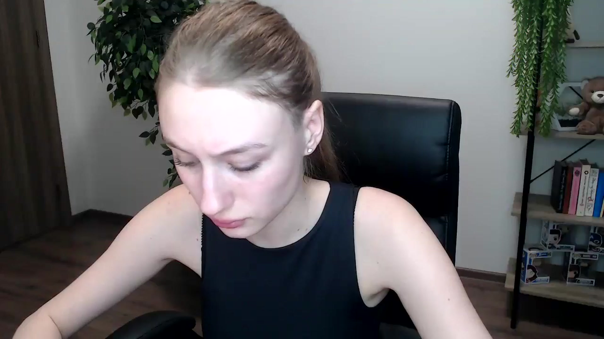 Gallery image thumbnail from HaleyVixen's myfreecams stream on, 11/16/2024, 14:05 image 20 of 20