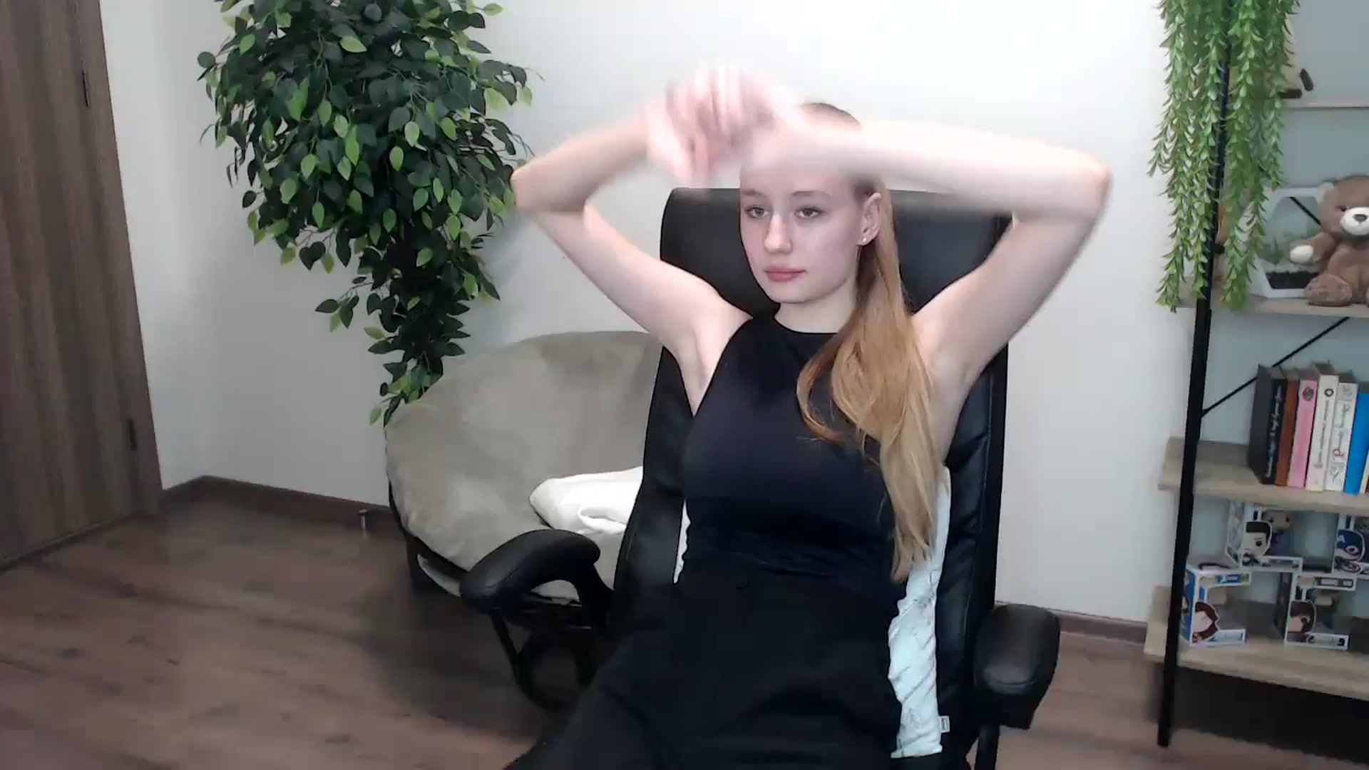 Gallery image thumbnail from HaleyVixen's myfreecams stream on, 11/16/2024, 14:05 image 1 of 20