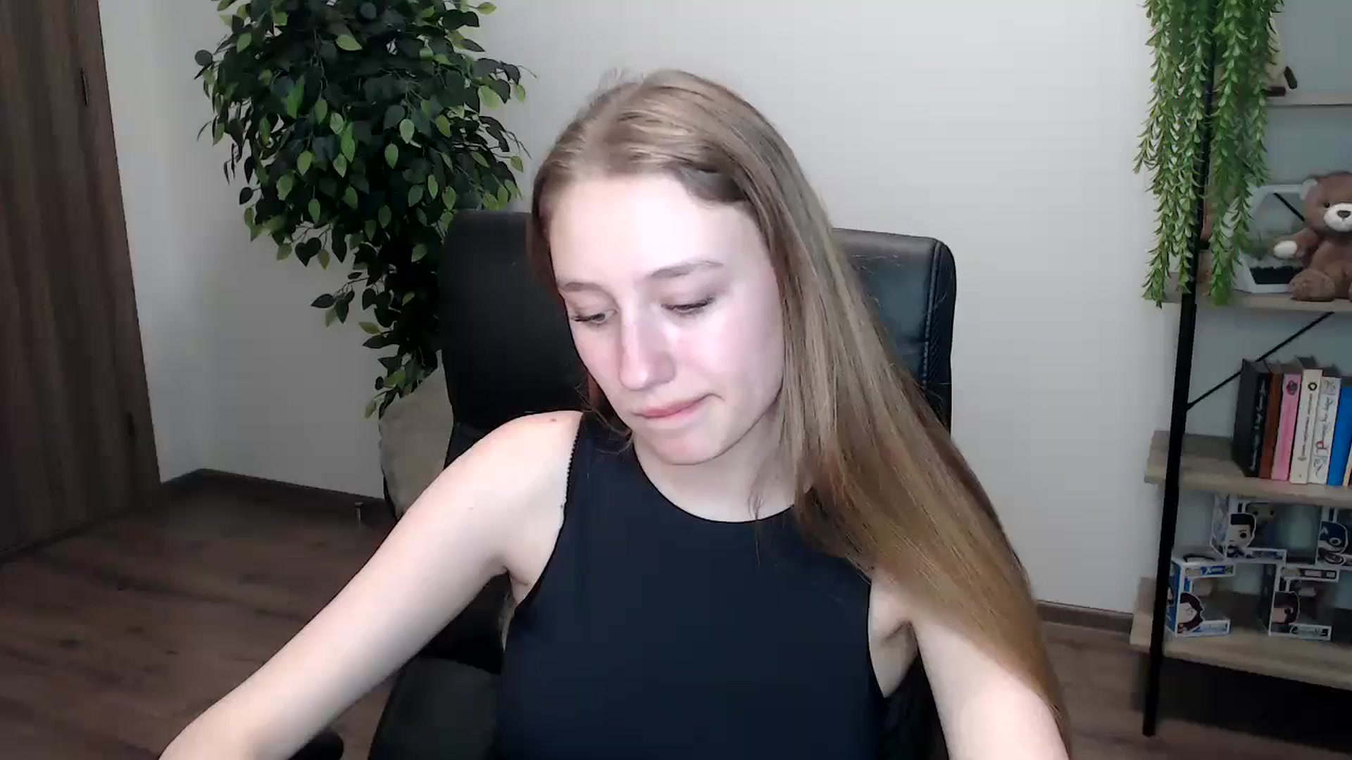Gallery image thumbnail from HaleyVixen's myfreecams stream on, 11/16/2024, 14:49 image 16 of 20