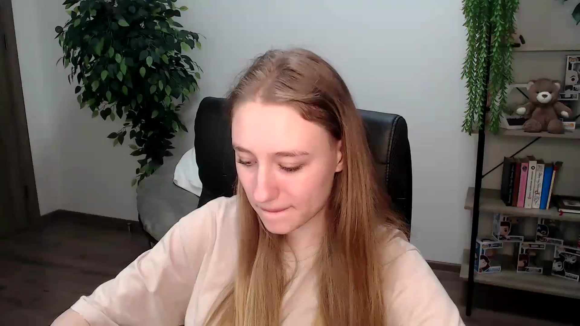 Gallery image thumbnail from HaleyVixen's myfreecams stream on, 11/17/2024, 11:56 image 18 of 20