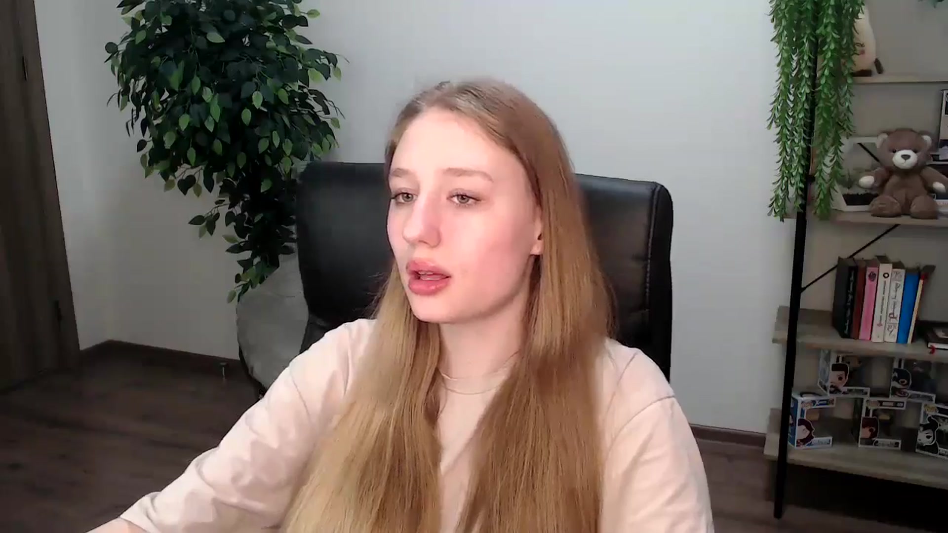 Gallery image thumbnail from HaleyVixen's myfreecams stream on, 11/17/2024, 13:56 image 12 of 20