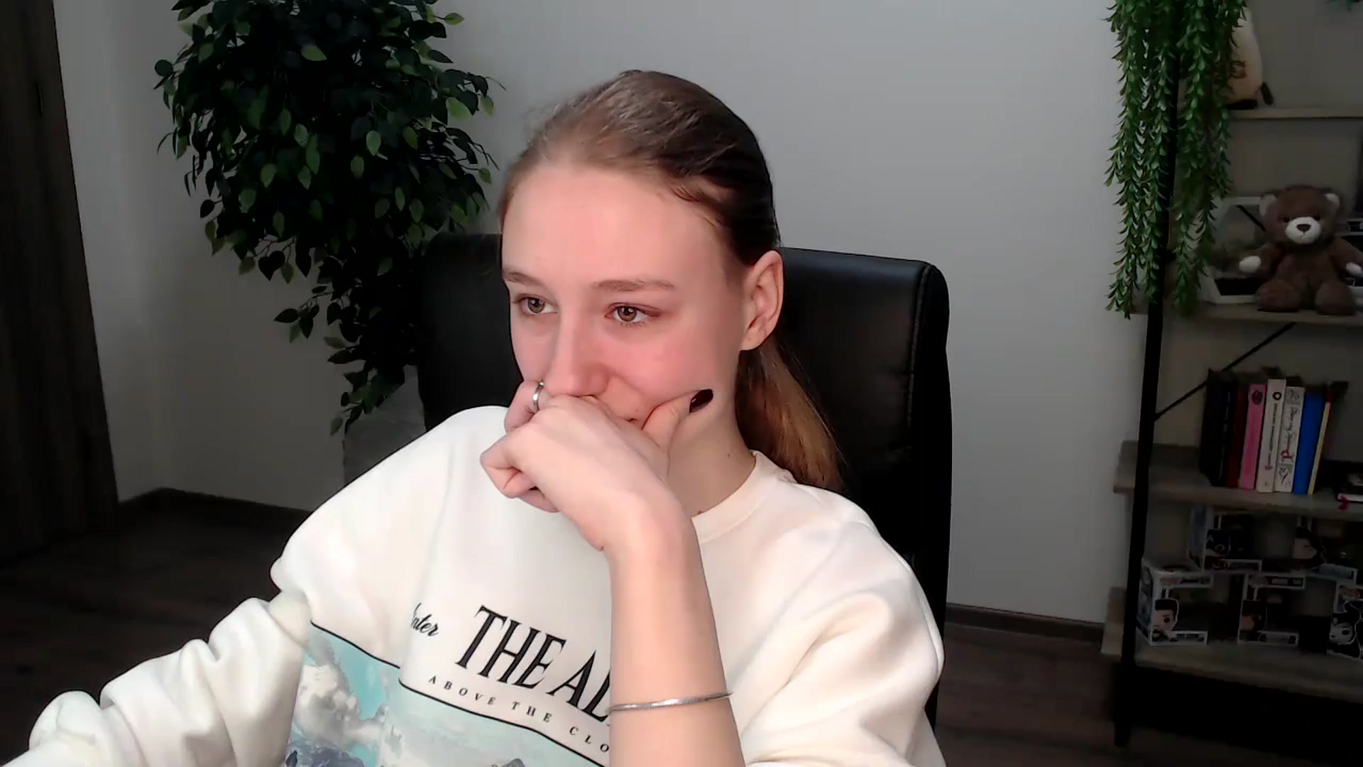 Gallery image thumbnail from HaleyVixen's myfreecams stream on, 11/18/2024, 10:42 image 6 of 20