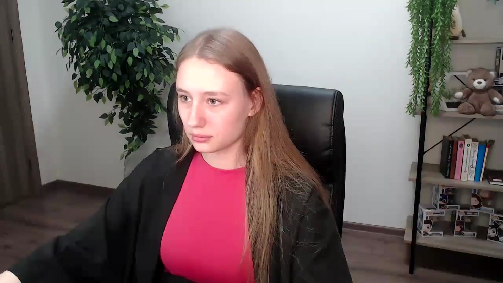 Gallery image thumbnail from HaleyVixen's myfreecams stream on, 11/19/2024, 09:19 image 9 of 20