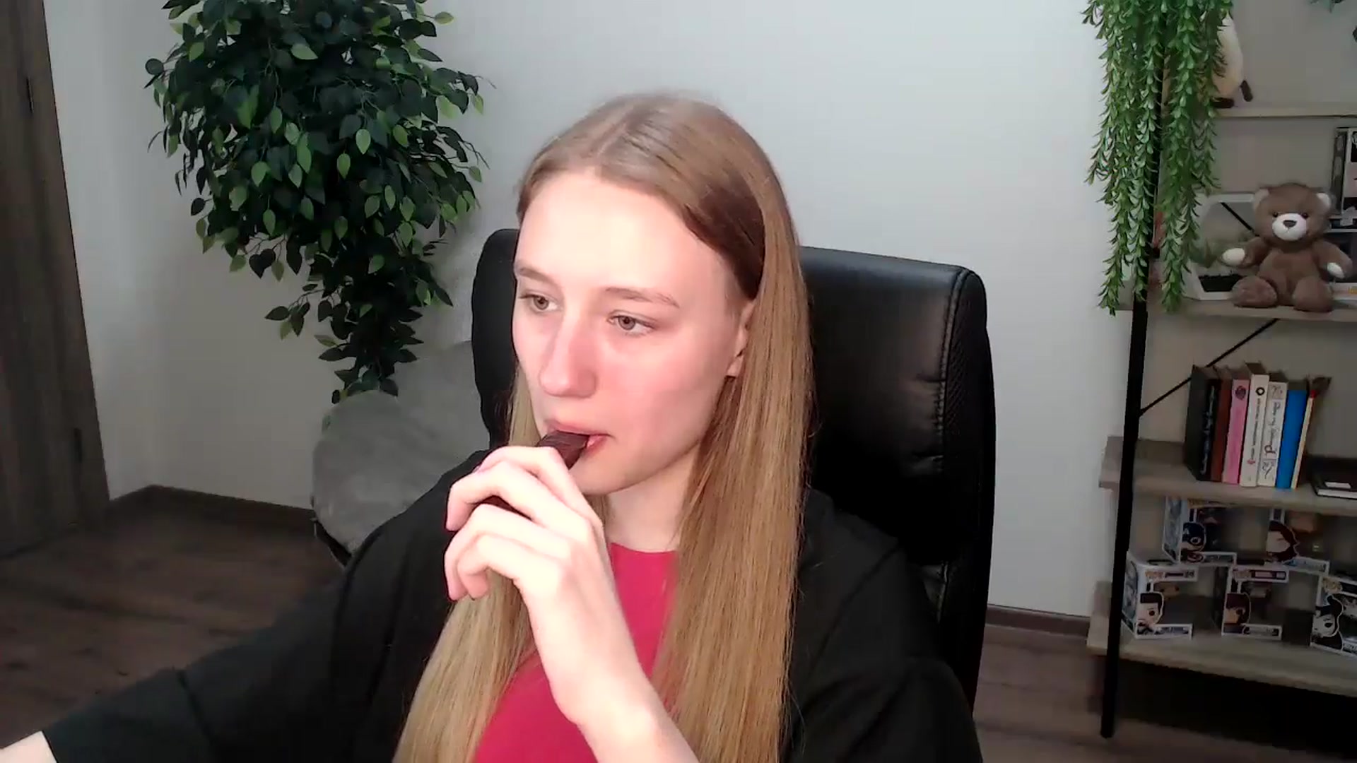 Gallery image thumbnail from HaleyVixen's myfreecams stream on, 11/19/2024, 11:37 image 8 of 20