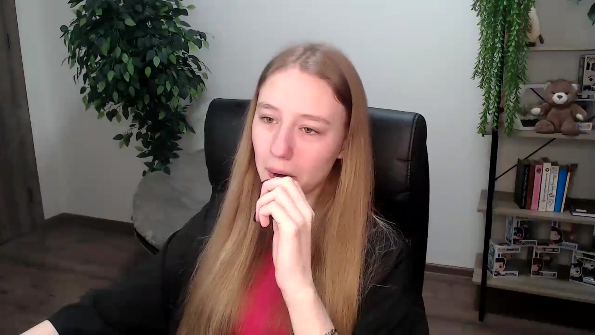 Gallery image thumbnail from HaleyVixen's myfreecams stream on, 11/20/2024, 09:30 image 9 of 20